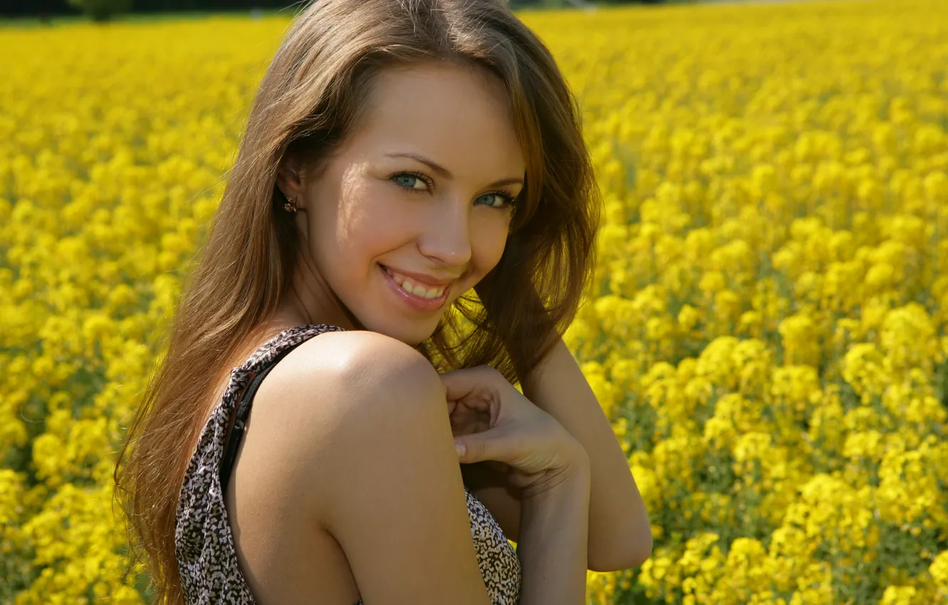 Wallpaper Girl Flowers Pose Smile Model Natasha S Elave Natasha