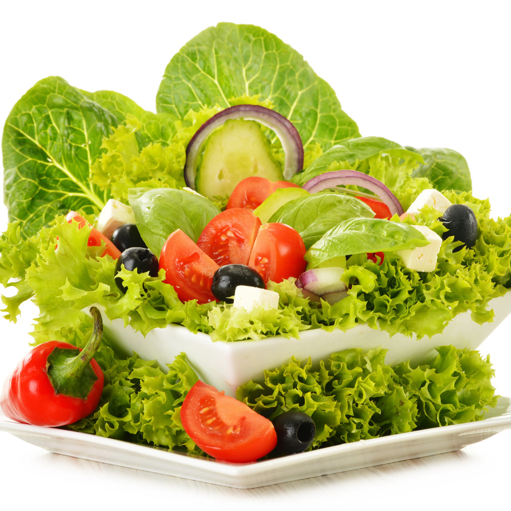 Овощ салат 5. Овощной салат. Салат на белом фоне. Салат на прозрачном фоне. Овощной салат на белом фоне.
