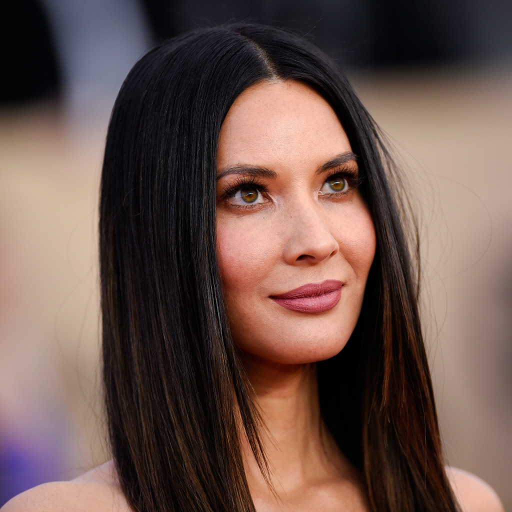 Download Wallpaper Look, Makeup, Actress, Olivia Munn, TV Presenter ...