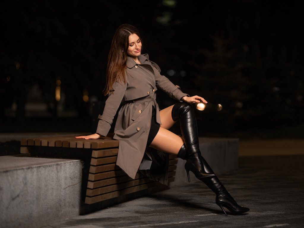 Download wallpaper girl, pose, sweetheart, model, the evening, earrings ...