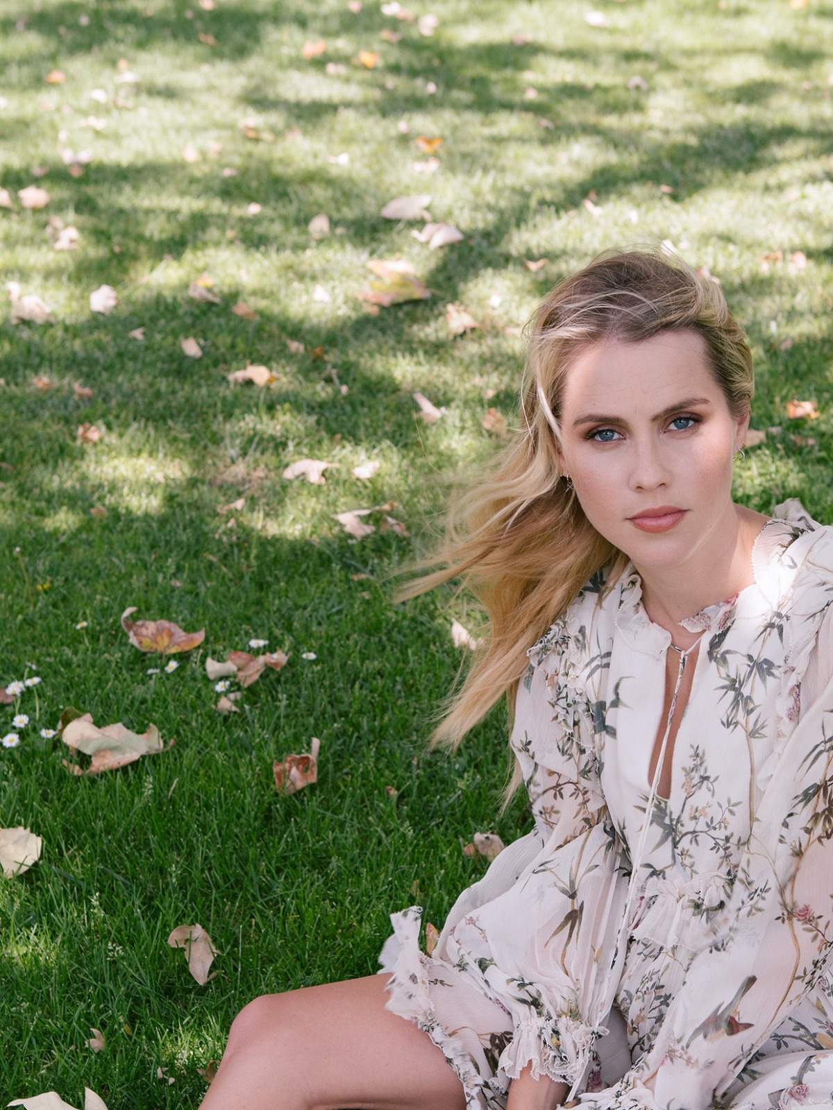 Download wallpaper grass, Park, actress, blonde, Claire Holt, section ...