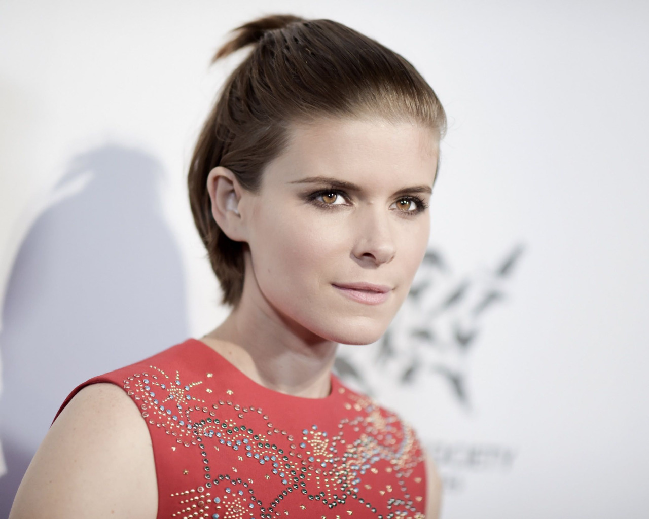 Download wallpaper hair, pose, Kate Mara, actress, makeup, Kate Mara ...