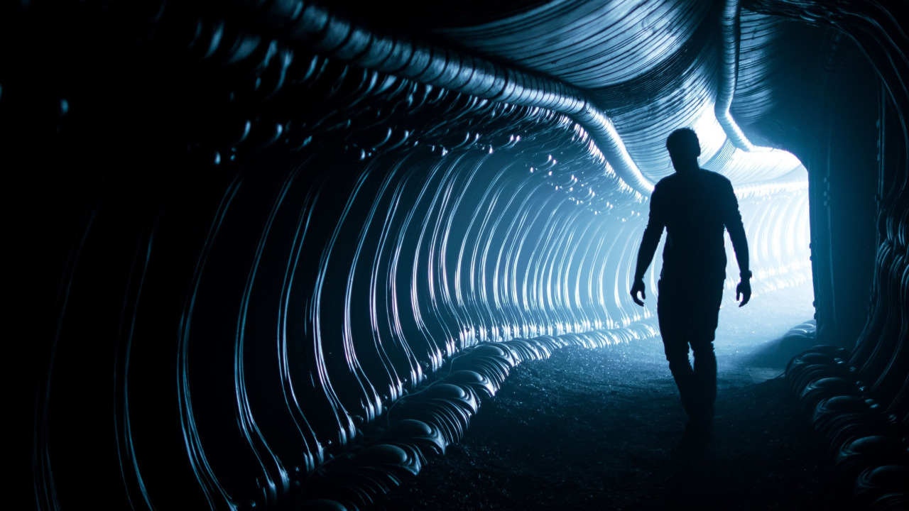 Download wallpaper cinema, alien, police, movie, film, silhouette, cop ...