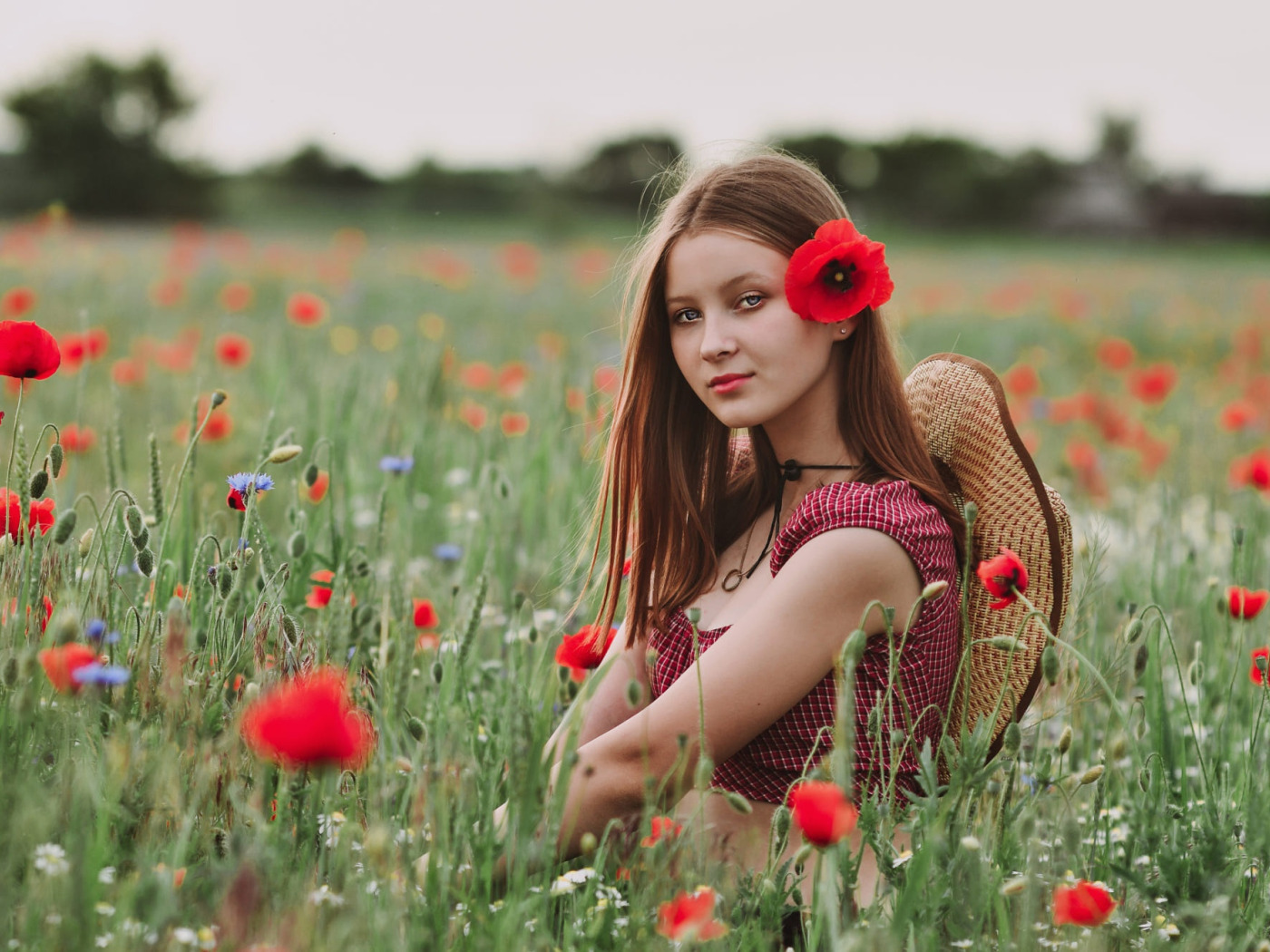 Download Wallpaper Look Girl Flowers Nature Maki Portrait Hat