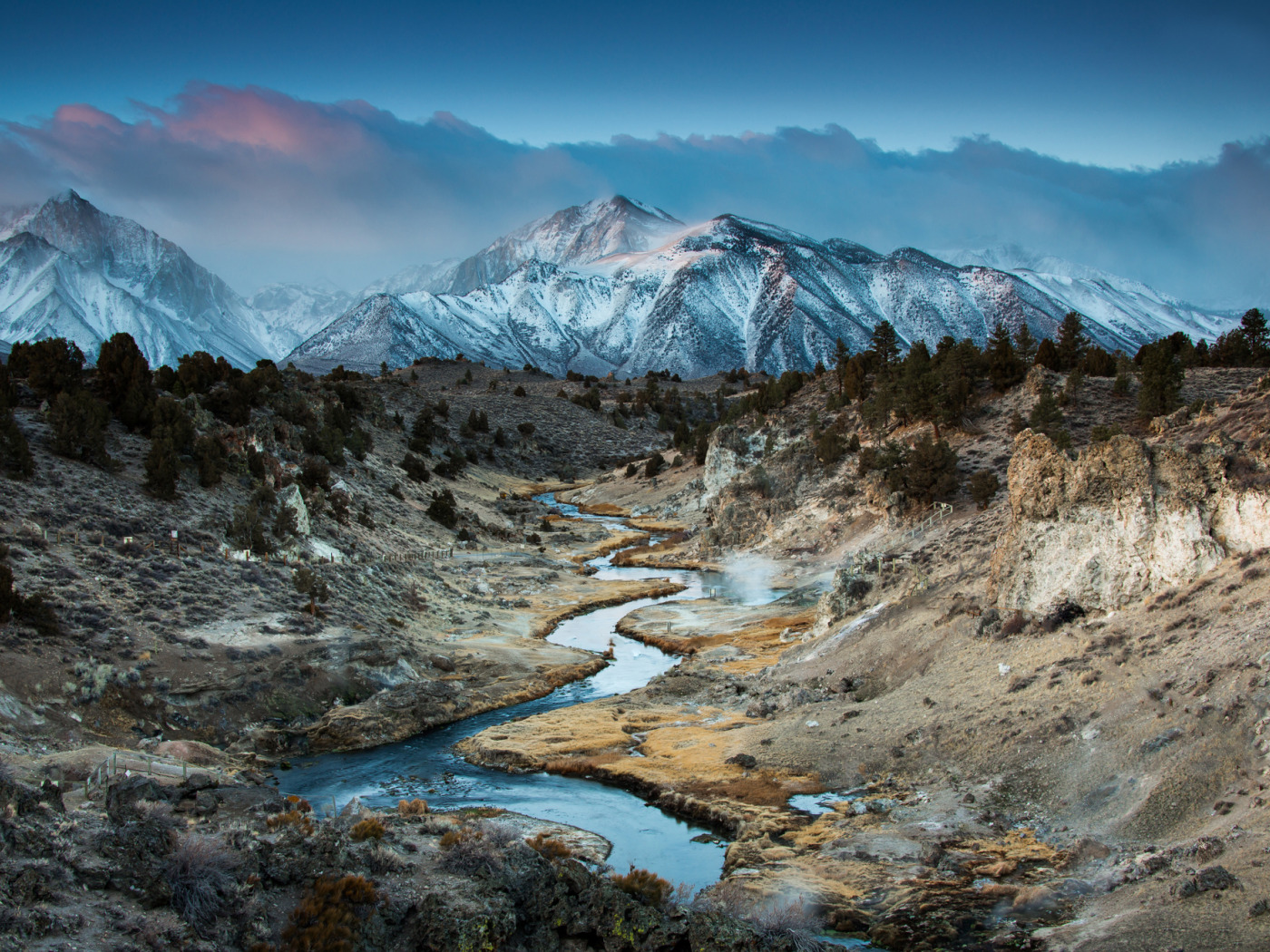 Eastern mountain. Горы Сьерра Невада. Горный хребет Сьерра Невада. Сьерра Невада Испания. Сьерра Невада Северная Америка.