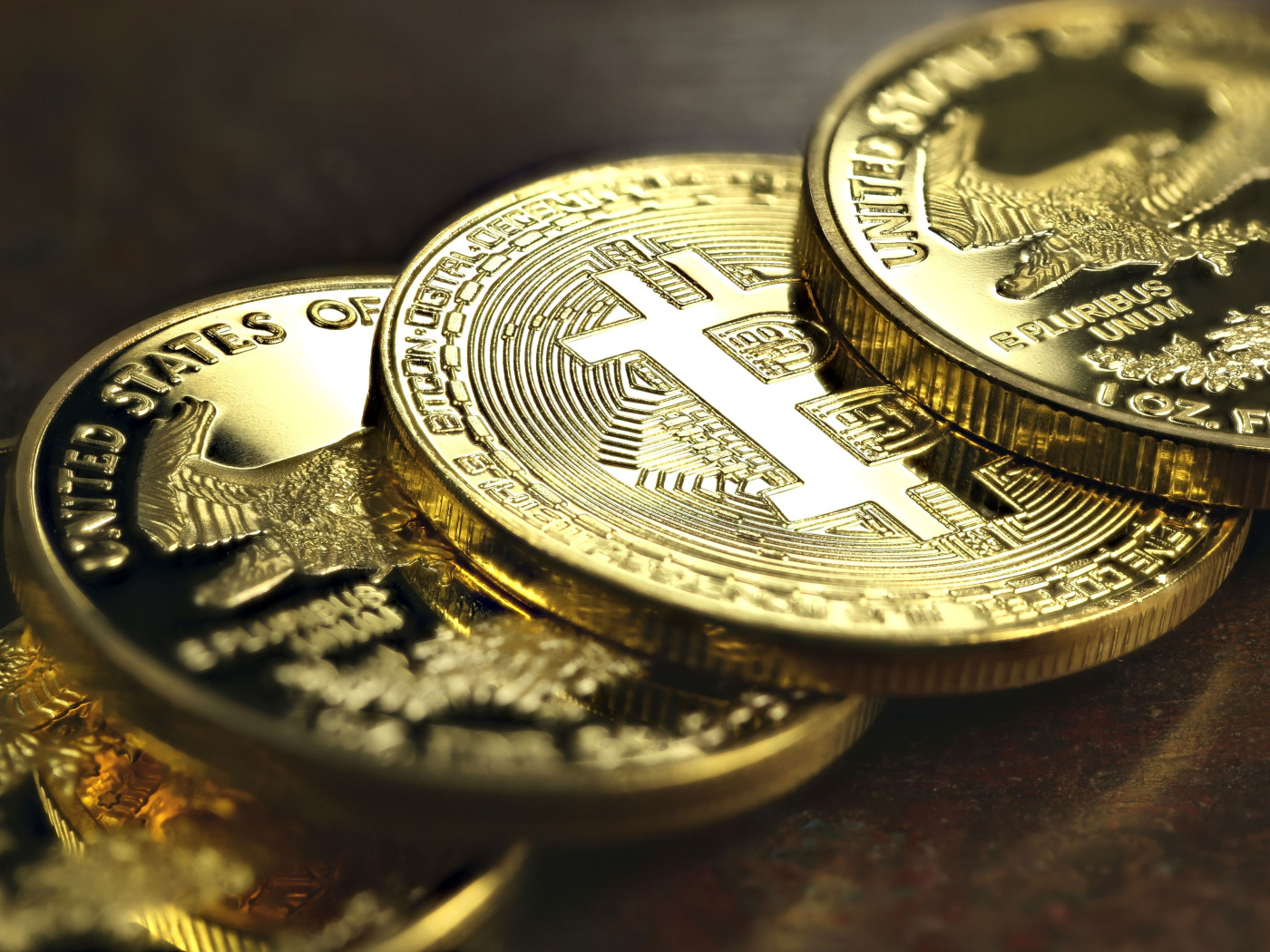 Биткоин. Монета валютная. Обои на рабочий стол Bitcoin.