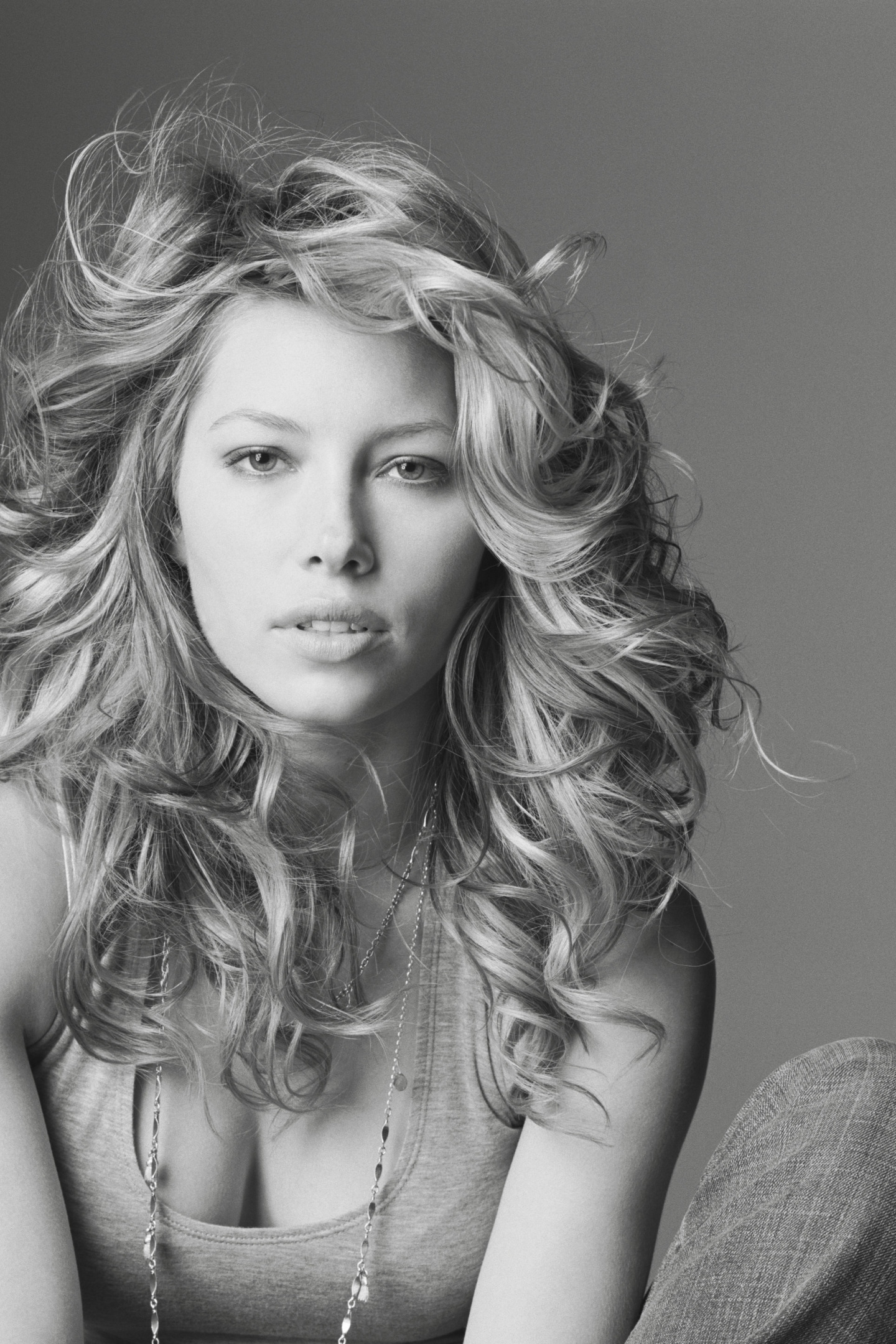 Download wallpaper actress, black and white, Jessica Biel, section ...