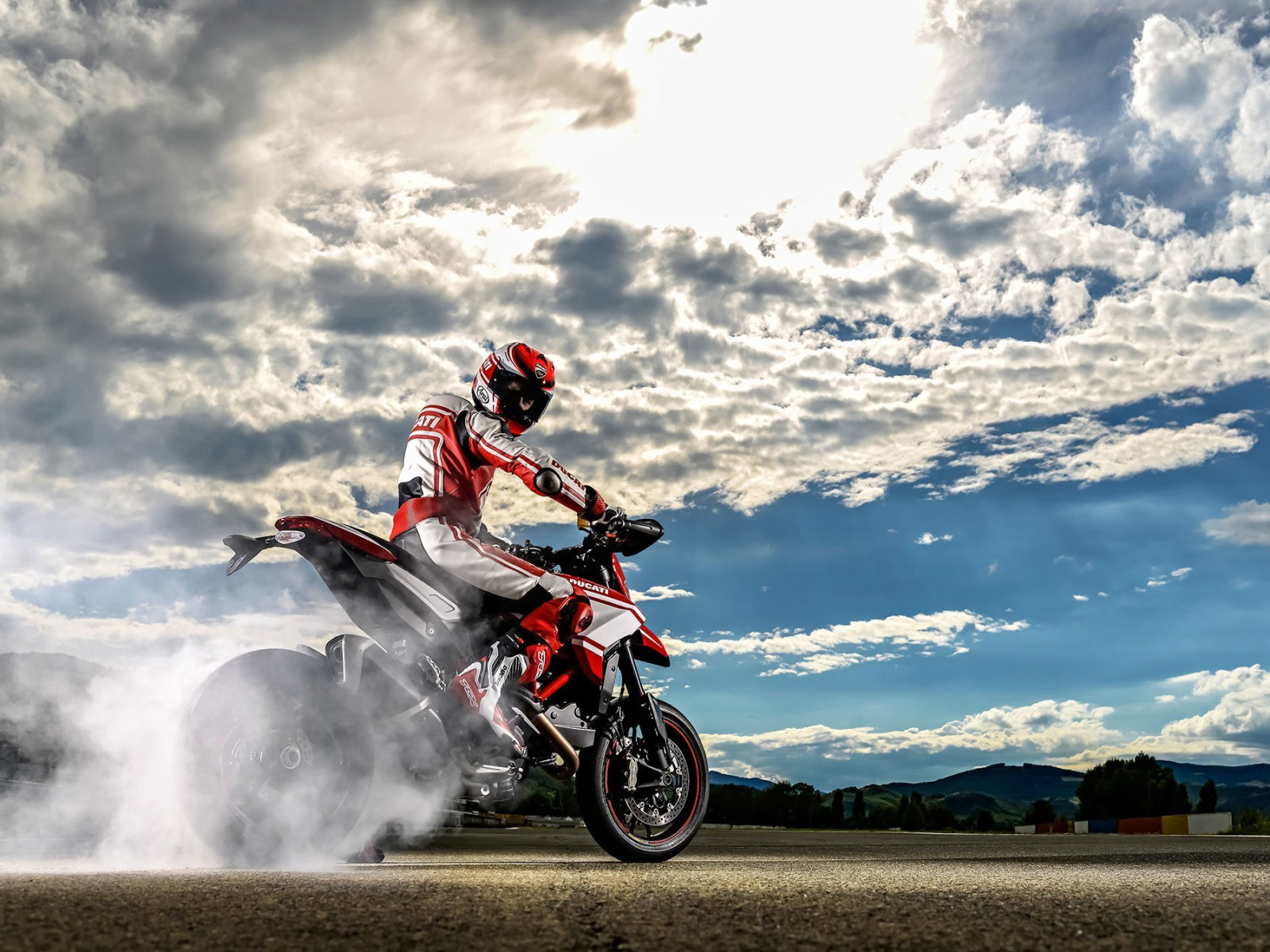 Ducati Carbon Smoke muscle