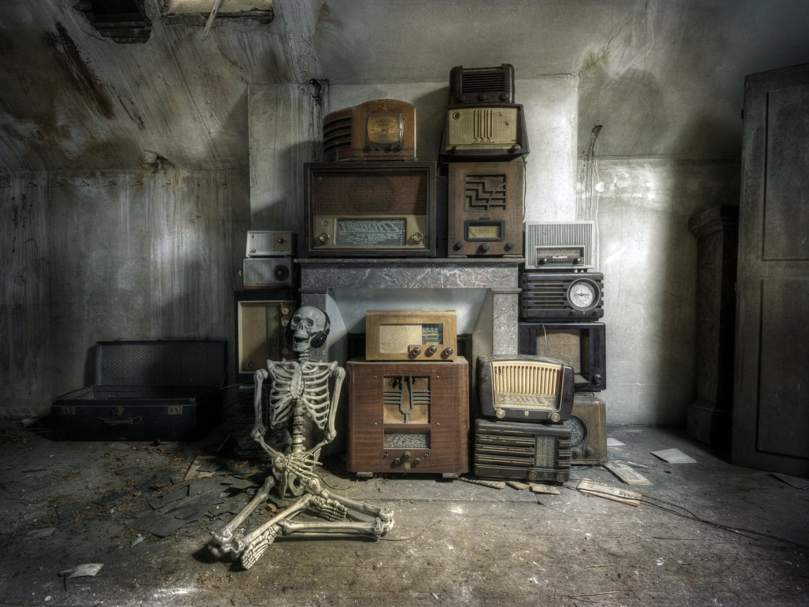 Download Wallpaper Radio, Skeleton, Meloman, Receivers, Section.