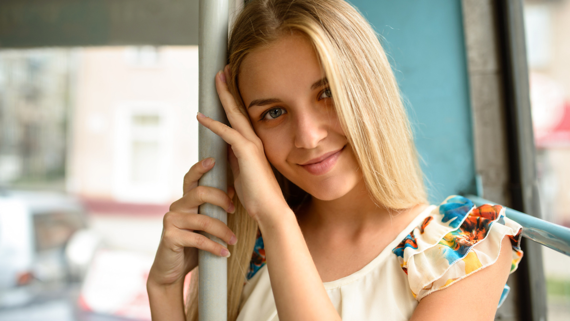 Девушка радость. Девушка с милой улыбкой. Милая девушка радость. Милые портреты.