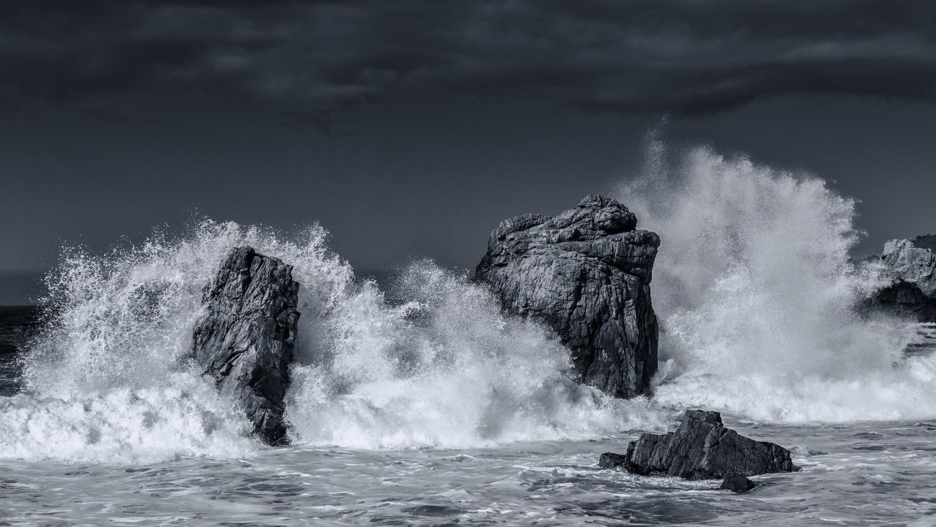 Download wallpaper wave, storm, photo, the ocean, black and white ...