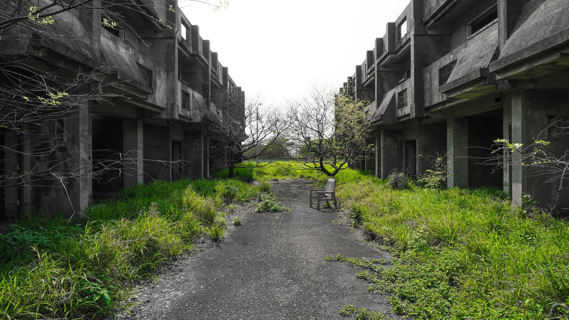 Abandoned area. Город город заброшенный заброшенный заброшенный. Солтон Сити заброшенный город. Лесодолгоруково заброшенный город. Заброшенный город Килунг Тайвань.