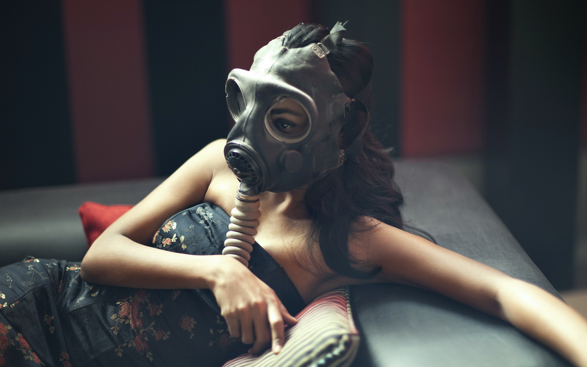 Wallpaper girl, pose, gas mask for mobile and desktop, section ситуации,  resolution 1920x1200 - download