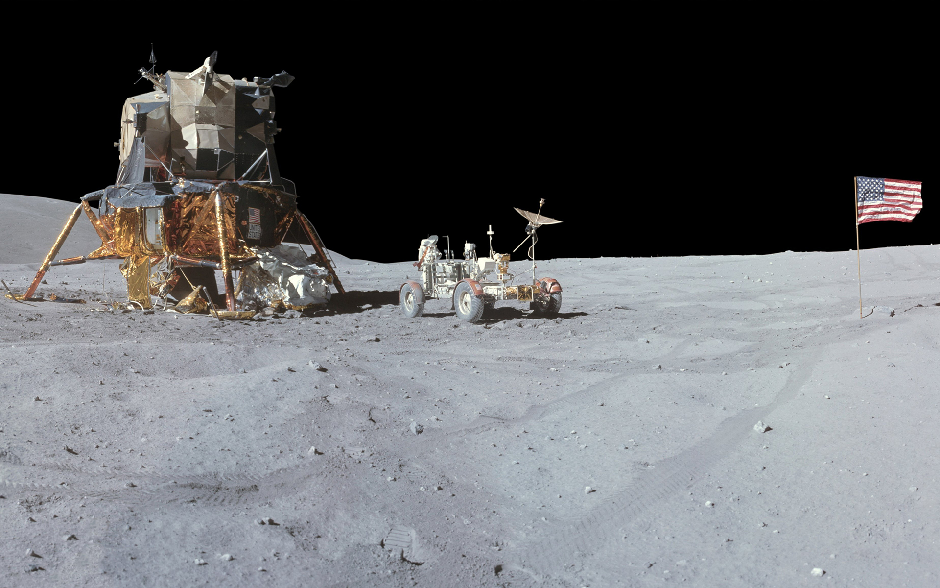 Следы луны 16. Аполлон-11 фото. Посадочный модуль Аполло. Лунный модуль Аполлон на Луне. Астронавты Аполло 16.