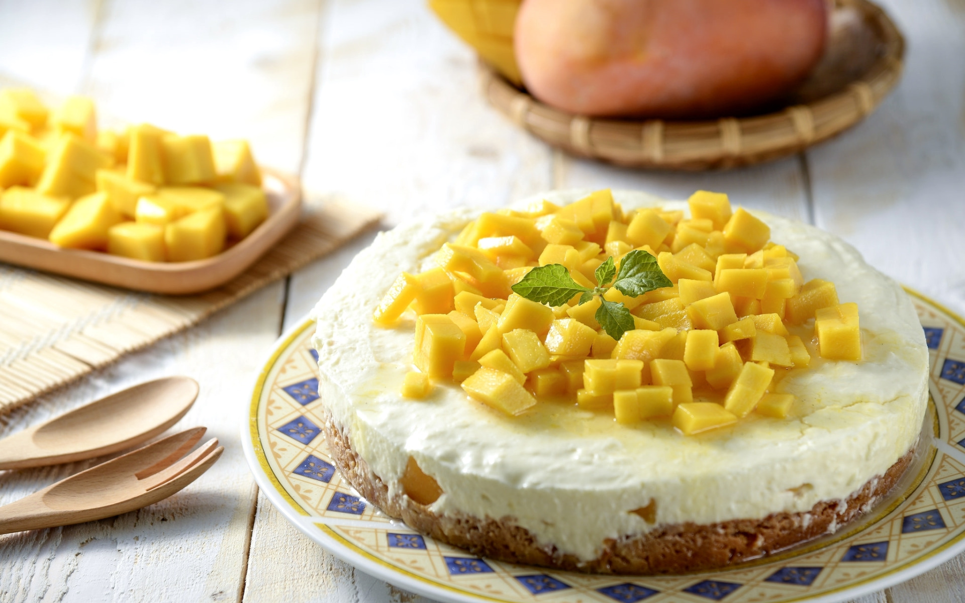 Download wallpaper <b>pie</b>, <b>mango</b>, cakes, section food in resolution 1920x1200.