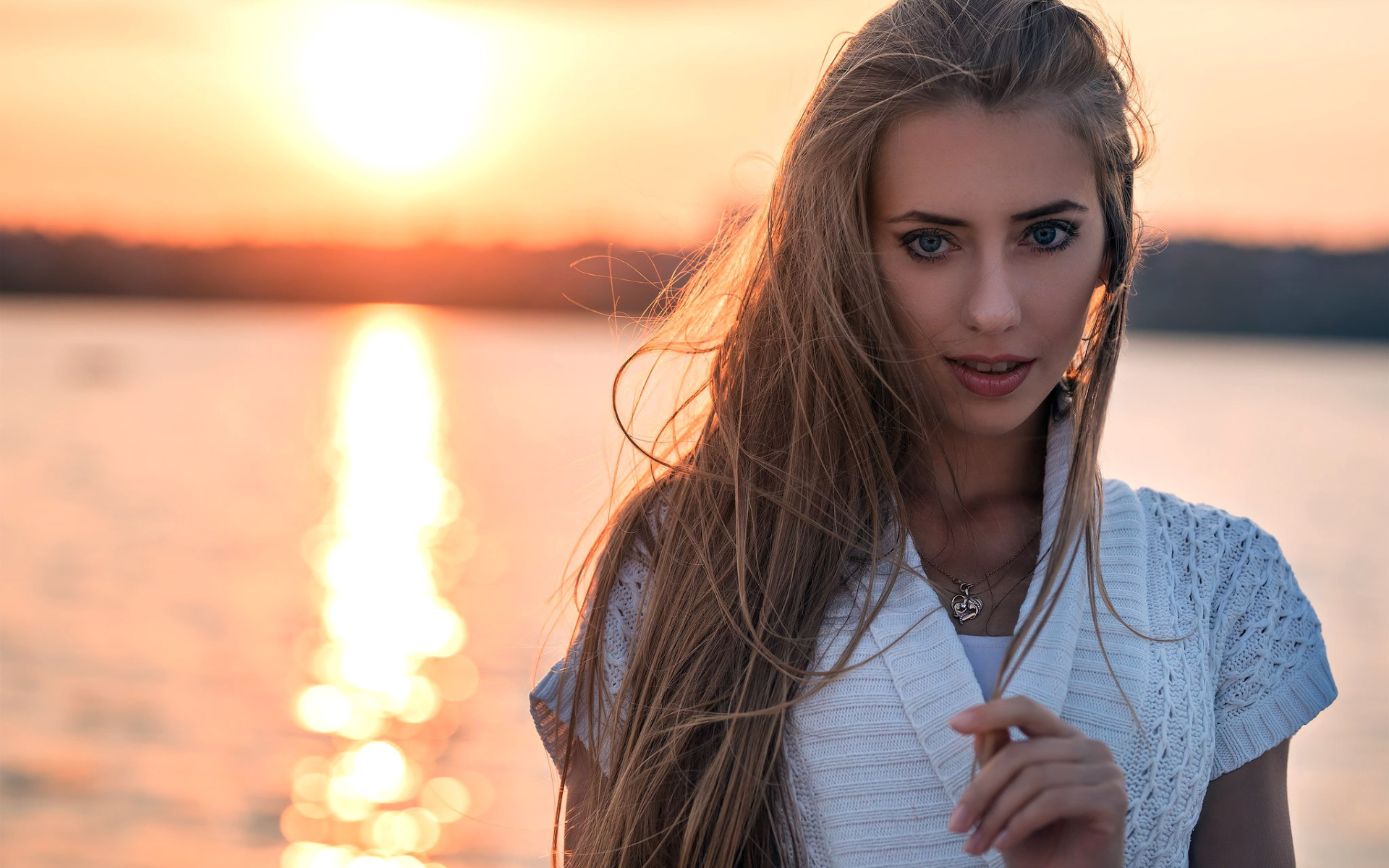 Download Wallpaper Girl Long Hair Sea Photo Sunset Photographer Blue Eyes Model Section 