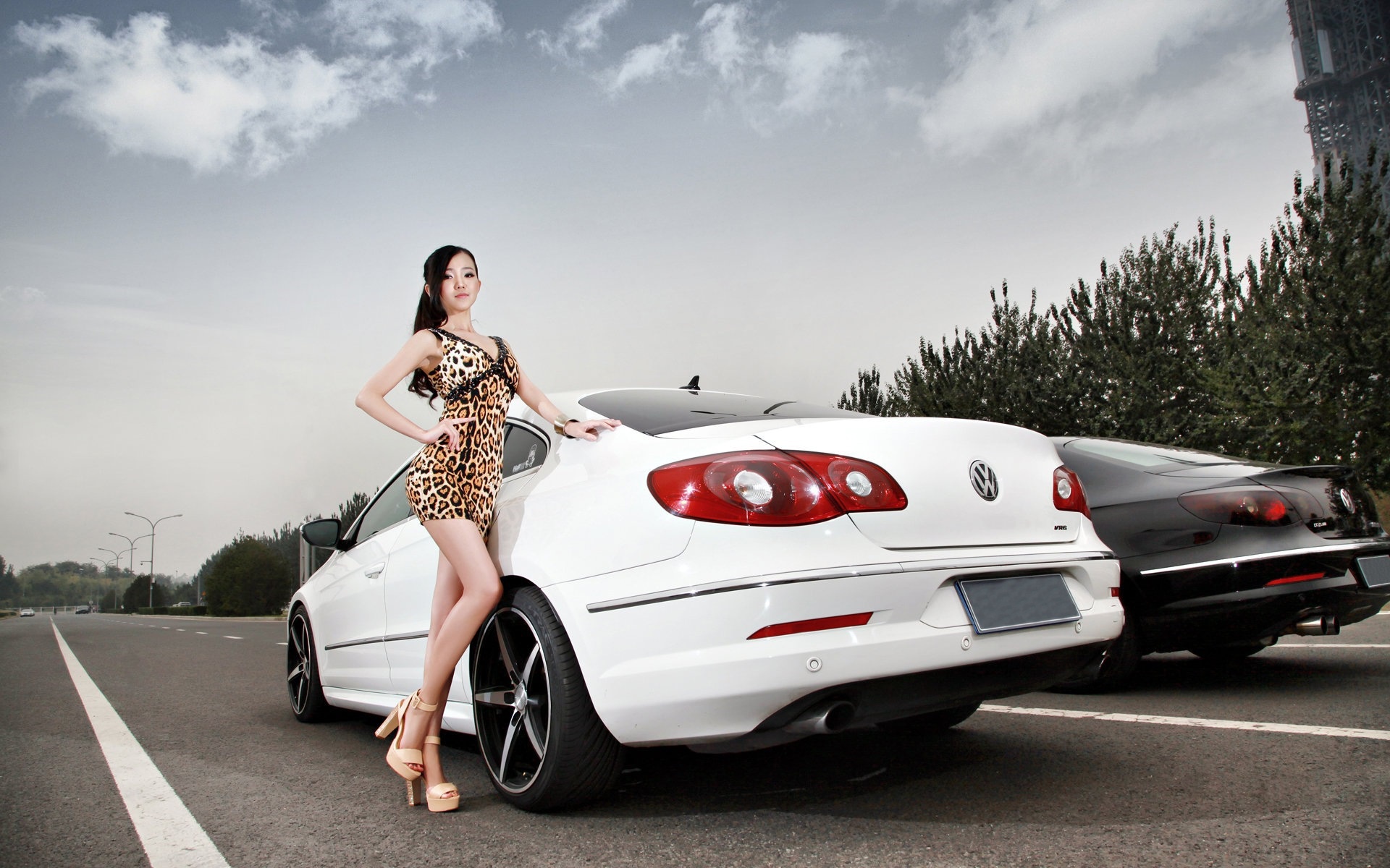 Download wallpaper road, the sky, look, Girls, Volkswagen, dress,  hairstyle, Asian, section girls in resolution 1920x1200