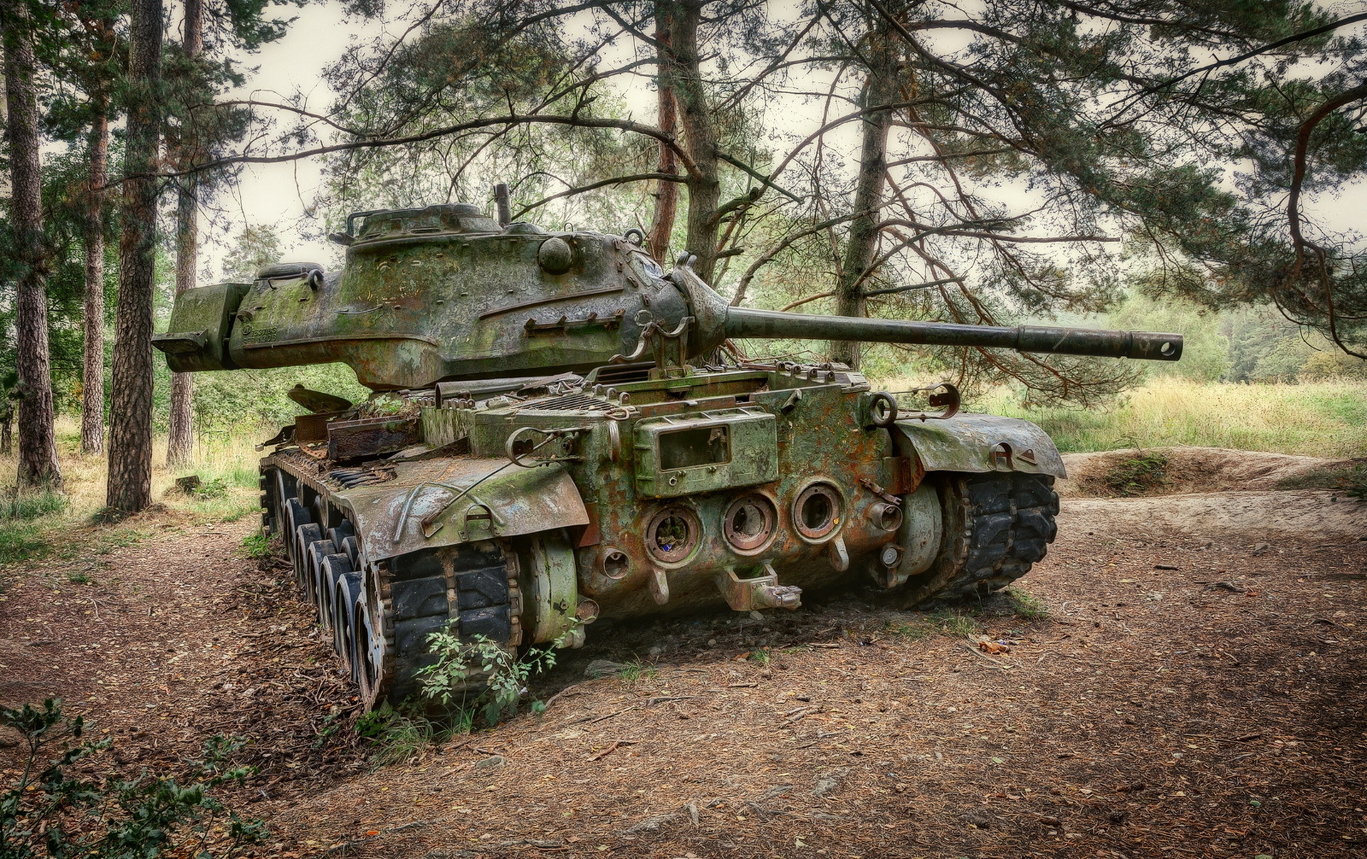 Старые танки. Заброшеные танки второй мировой. M47 Patton. Танк т34. Эхо второй мировой войны заброшенные танки.