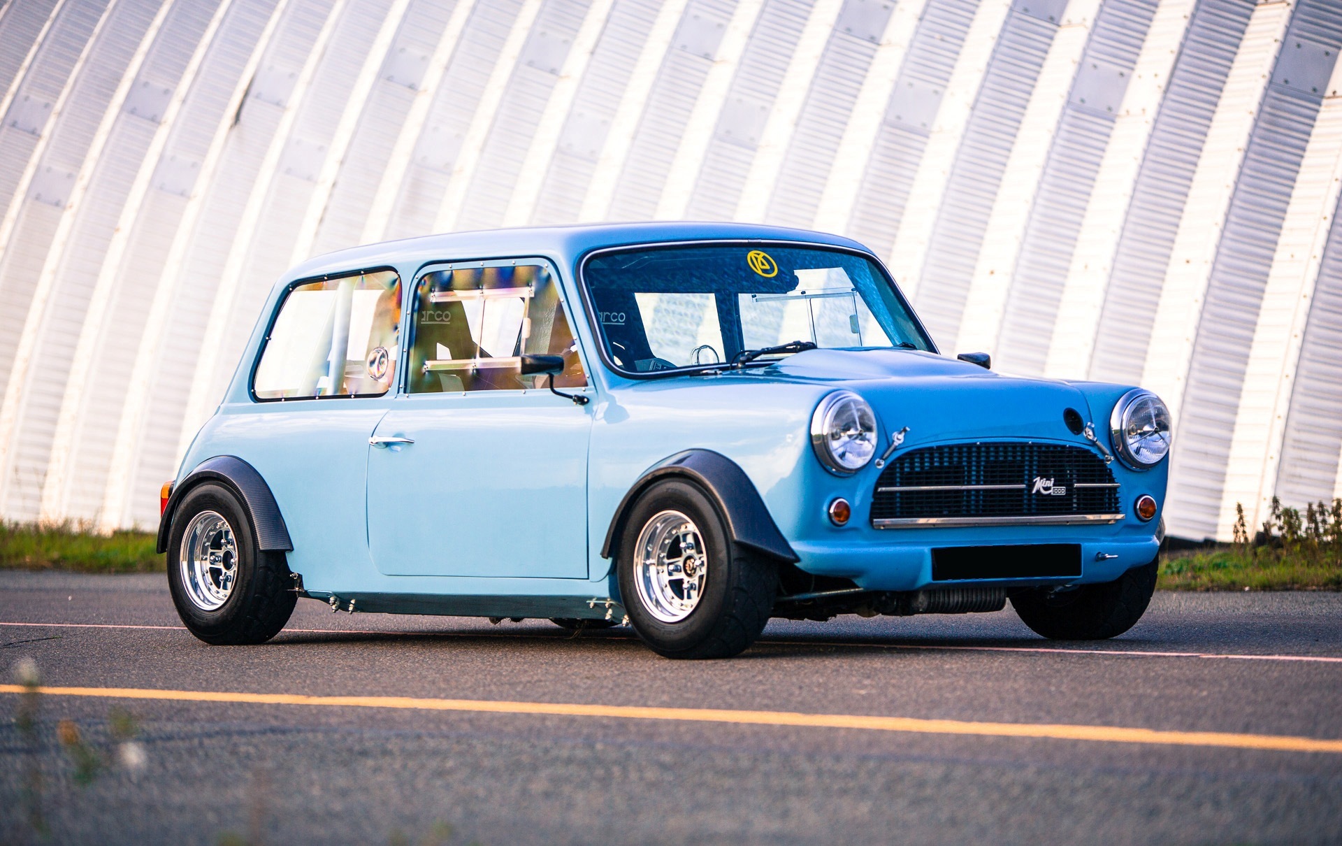 Ини мини. Мини Купер 1000. Mini Cooper Classic. Мини Купер Classic Mini Cooper Classic. Мини Купер 70-х.