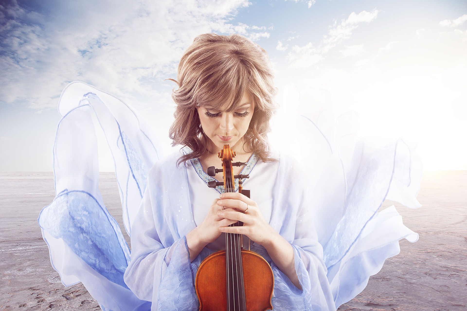 Download wallpaper the sky, desert, violin, violin, Lindsey Stirling