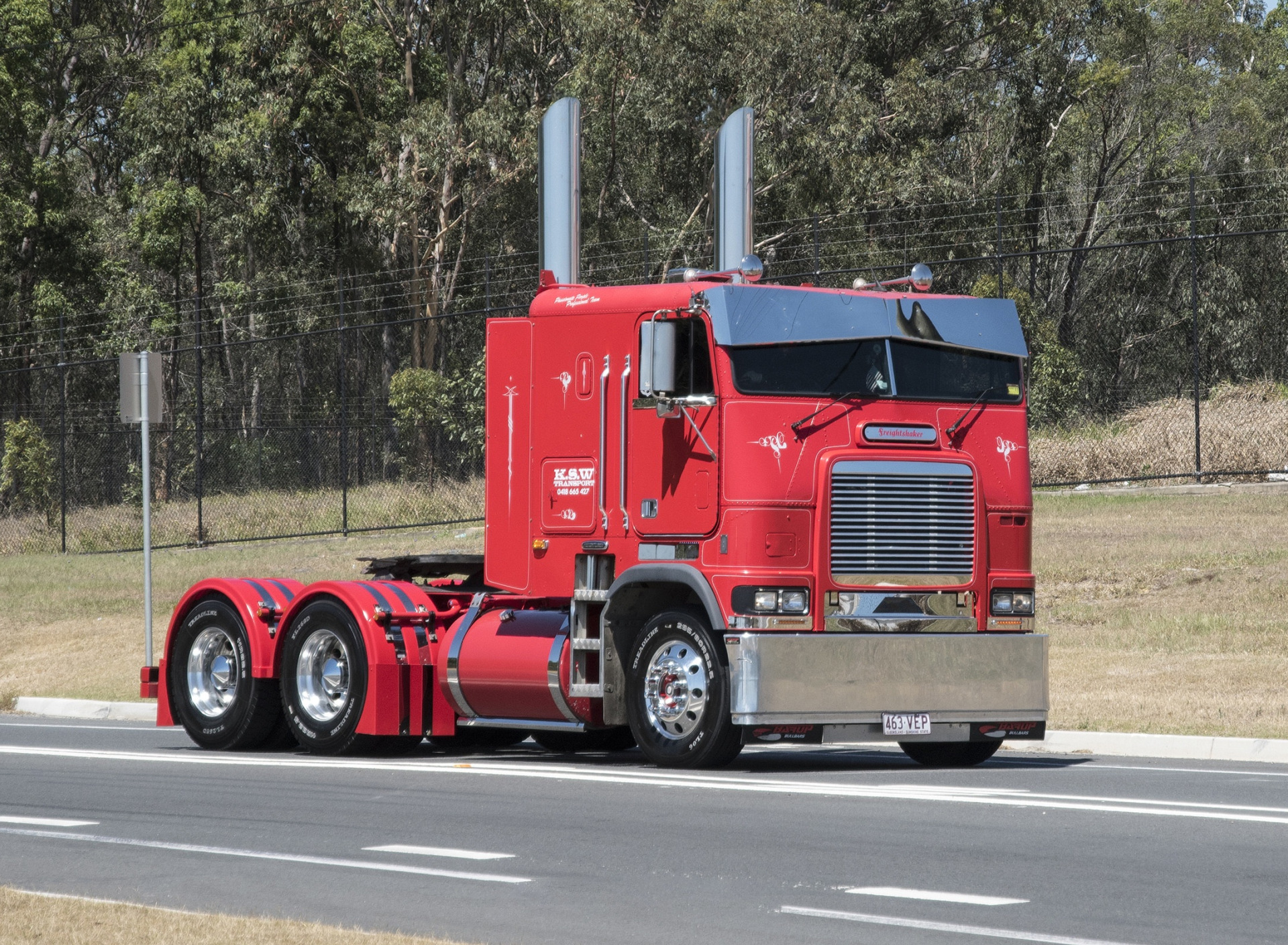 Download wallpaper Red, road, Freightliner, Hrome, section trucks in ...