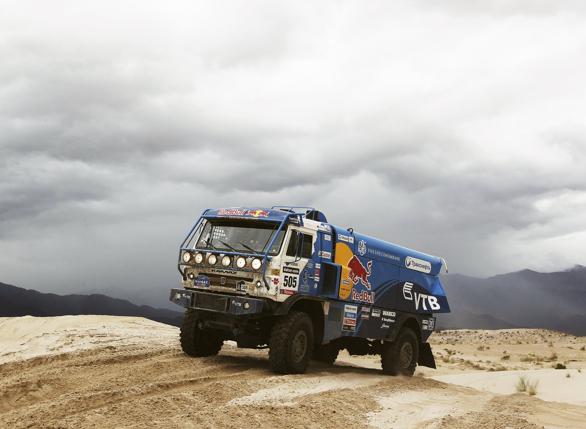 Download wallpaper sand, mountains, desert, master, truck, the bushes ...