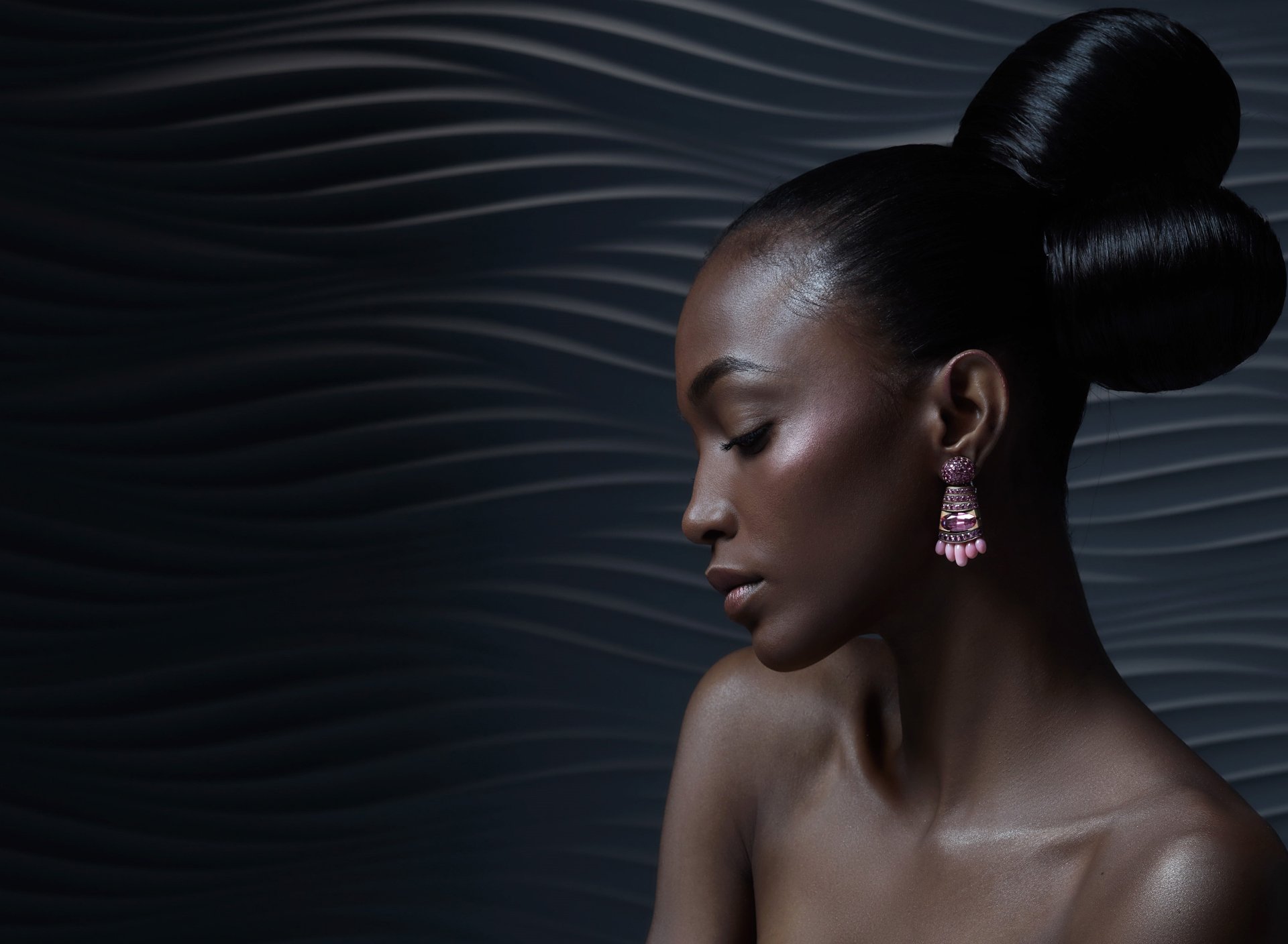 Download wallpaper model, earrings, profile, black, section girls in ...