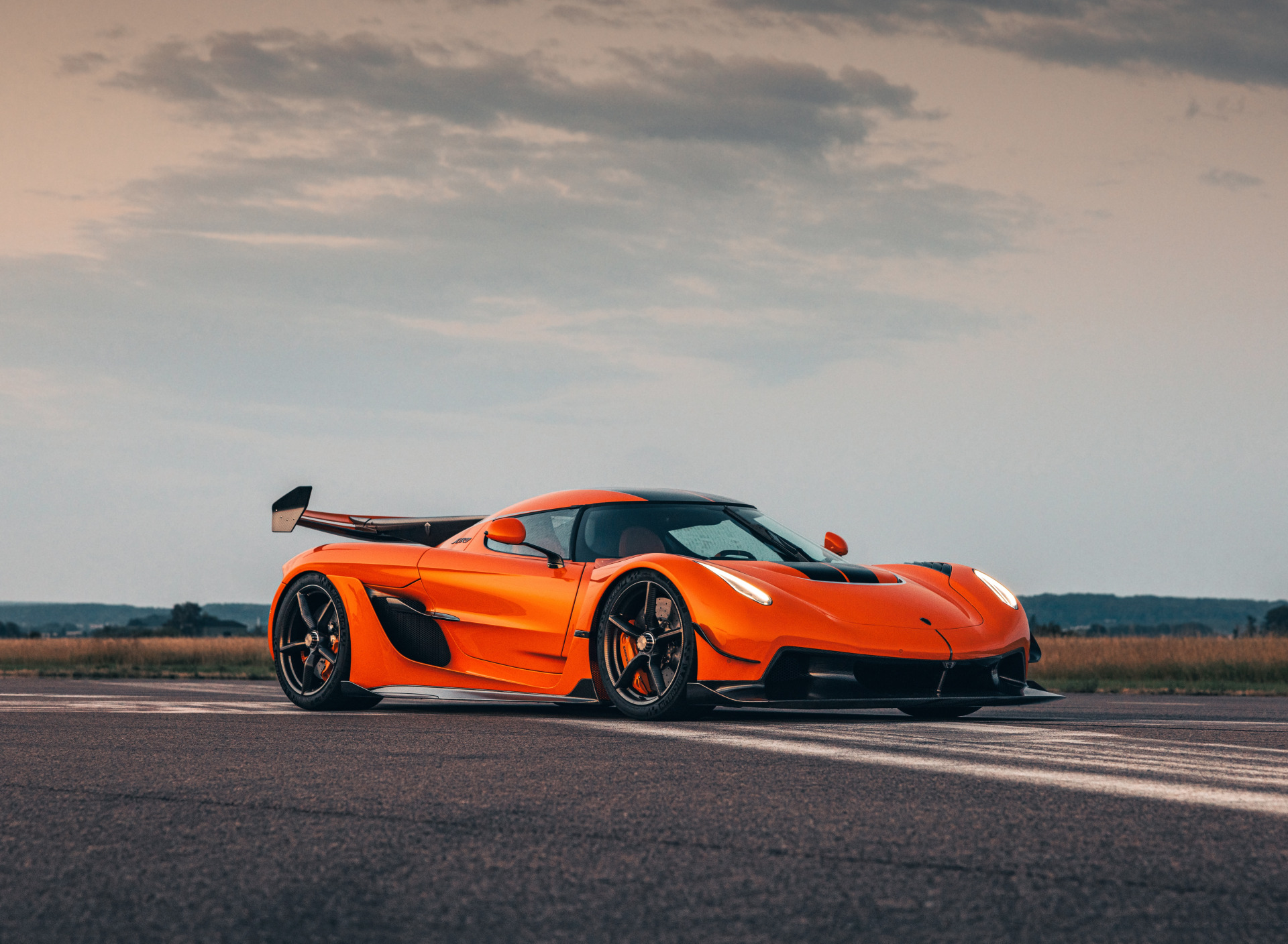 Download wallpaper Koenigsegg, perfection, hypercar, Jesko, Koenigsegg ...