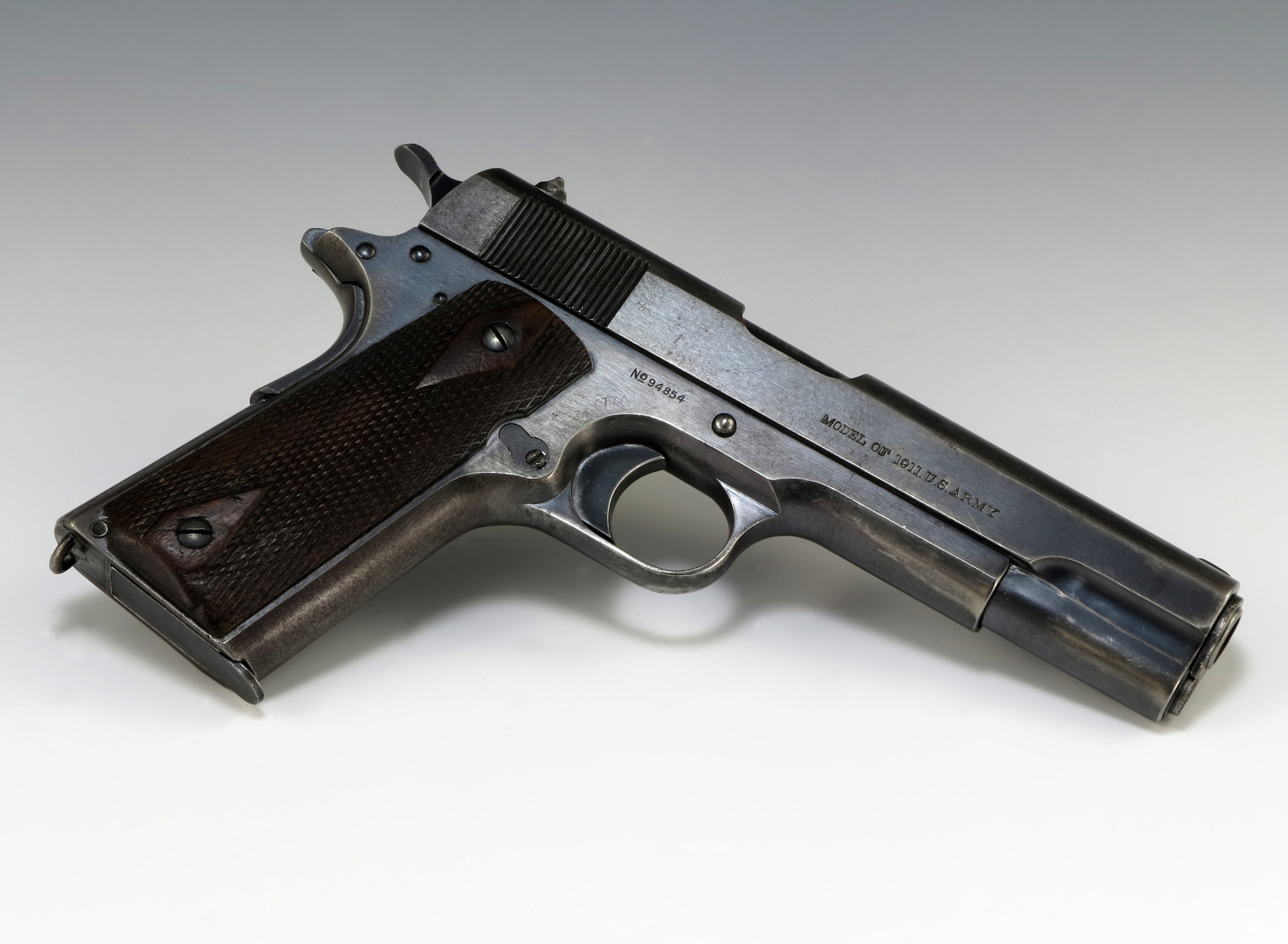 Gun's. Кольт m1911 (США). Colt m1905. Пистолет Кольт м1911 45 калибра. Кольт м1911 полицейский.