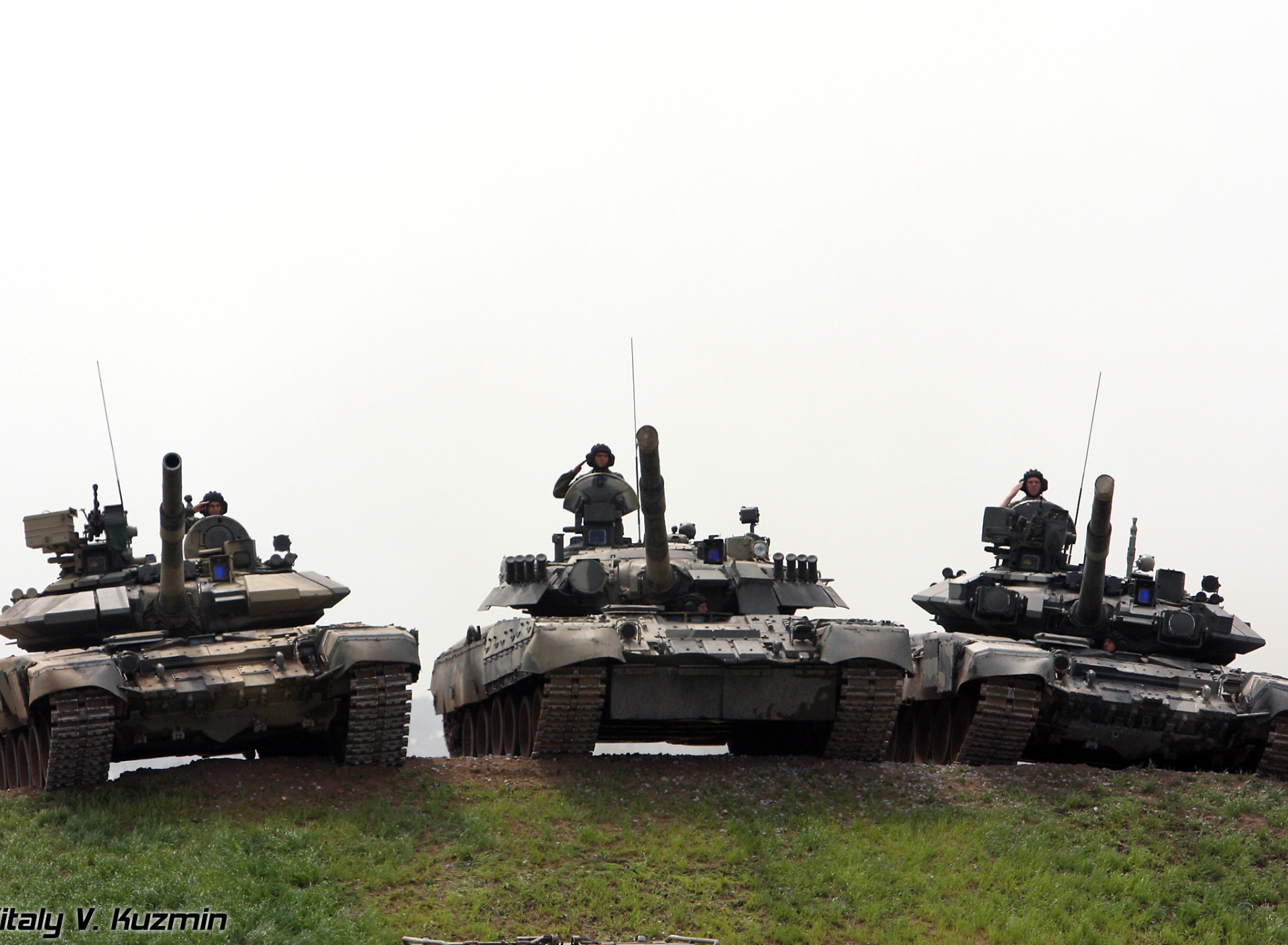 Download wallpaper Tanks, T-80U, T-90A, T-90S, section weapon in ...