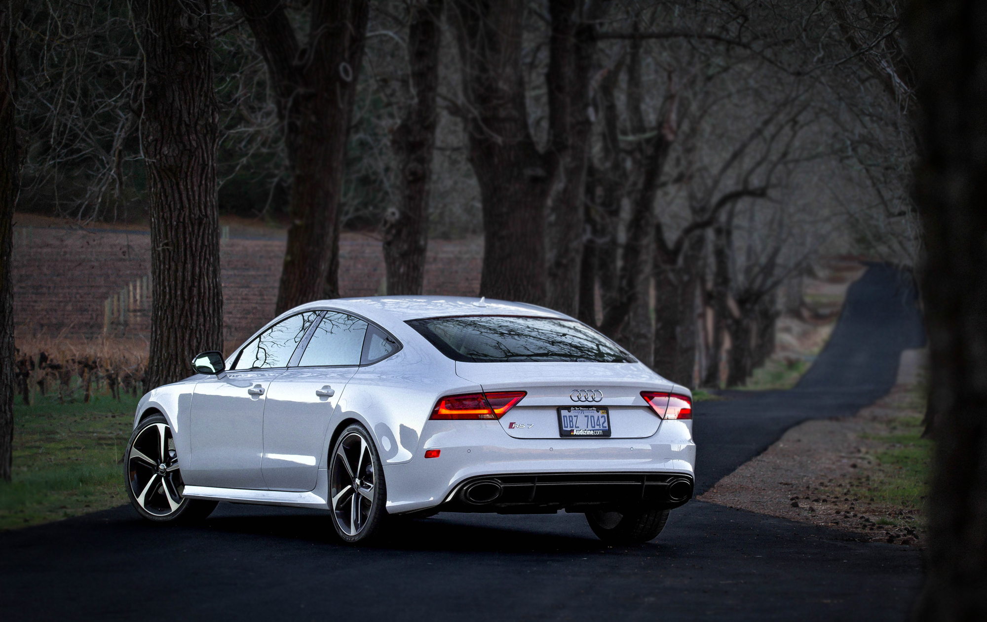 White 7. Audi rs7 White. Ауди rs7 белая. Audi a7 rs7. Audi rs7 2012.