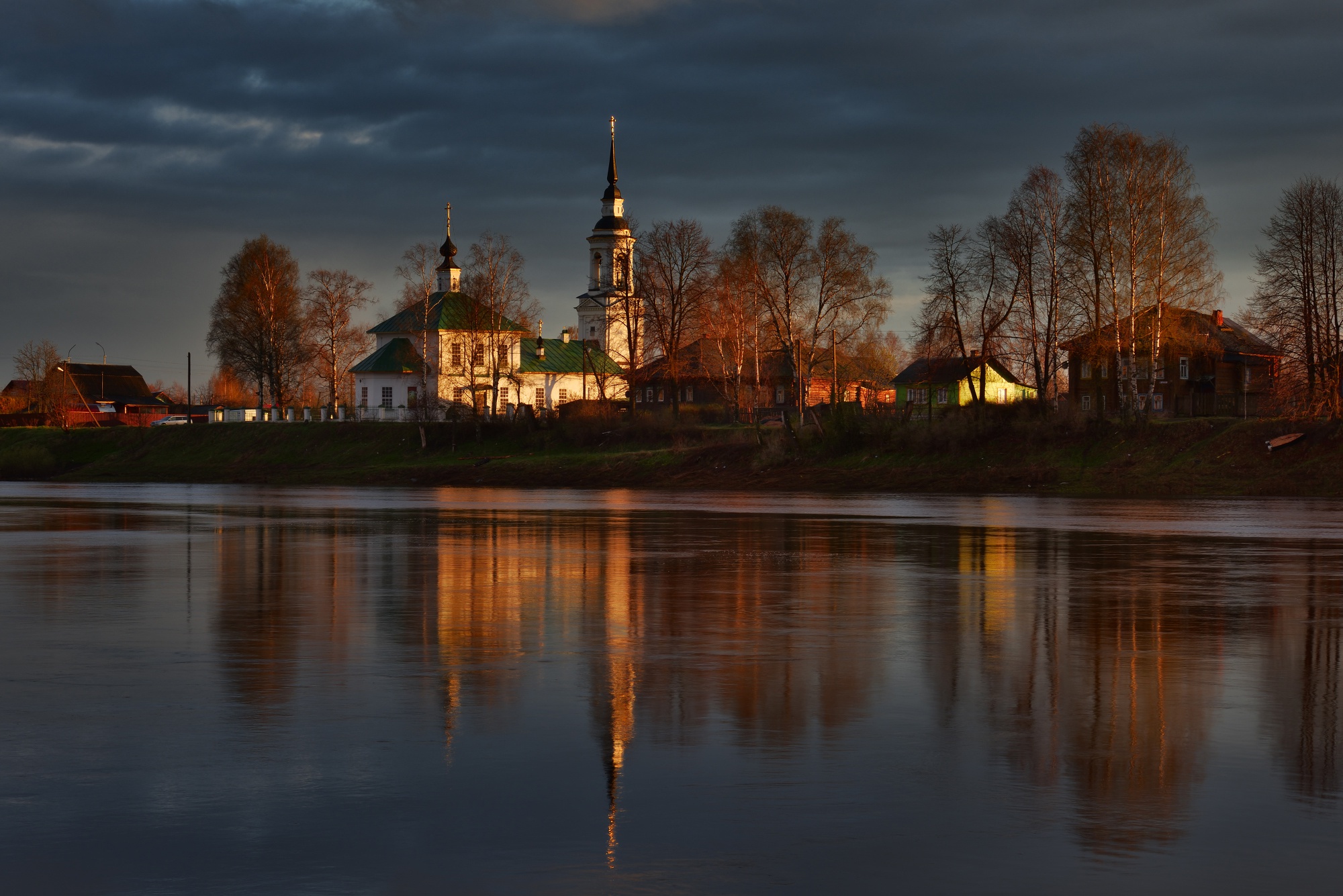 Х кострома. Кострома Костромская область. Костромская области, г. Кострома. Речка Костромка в Костроме. Храм Костромы у реки.