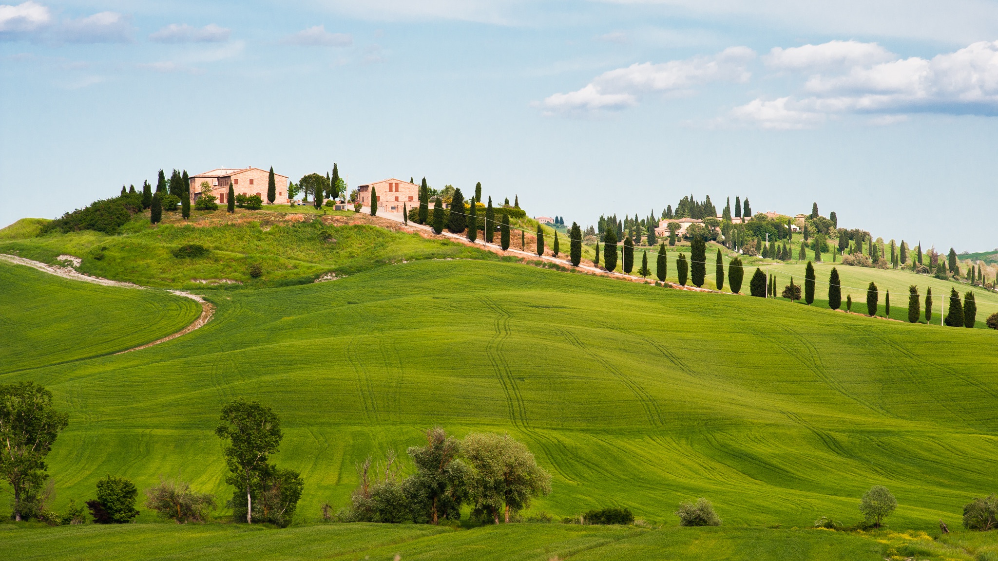 Природа италии. Тоскана Италия. Tuscany Италия. Тоскана Долина Валь д Орча. Италия поля Тосканы.