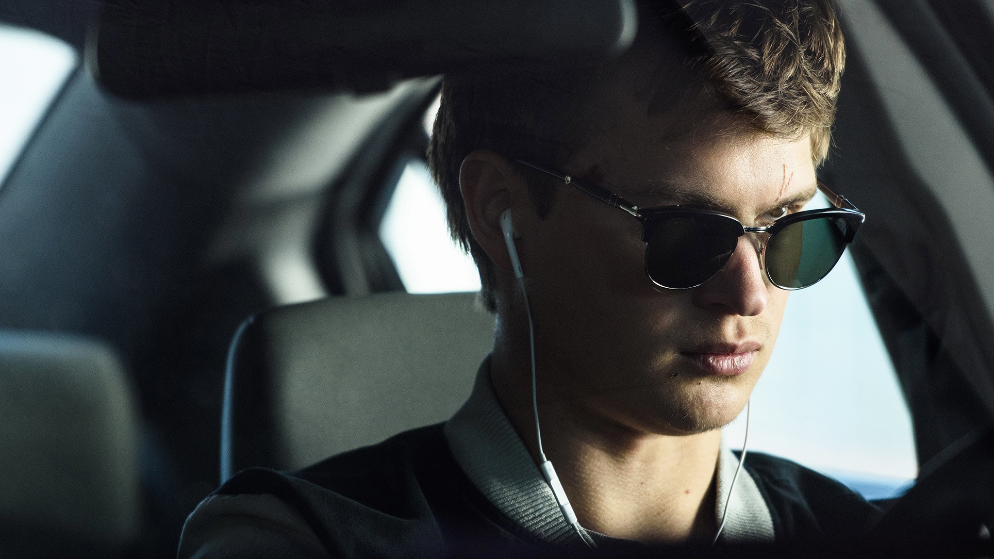 Он драйв. Baby Driver gif. Музыка онлайн слушать бесплатно мальчик на драйве.