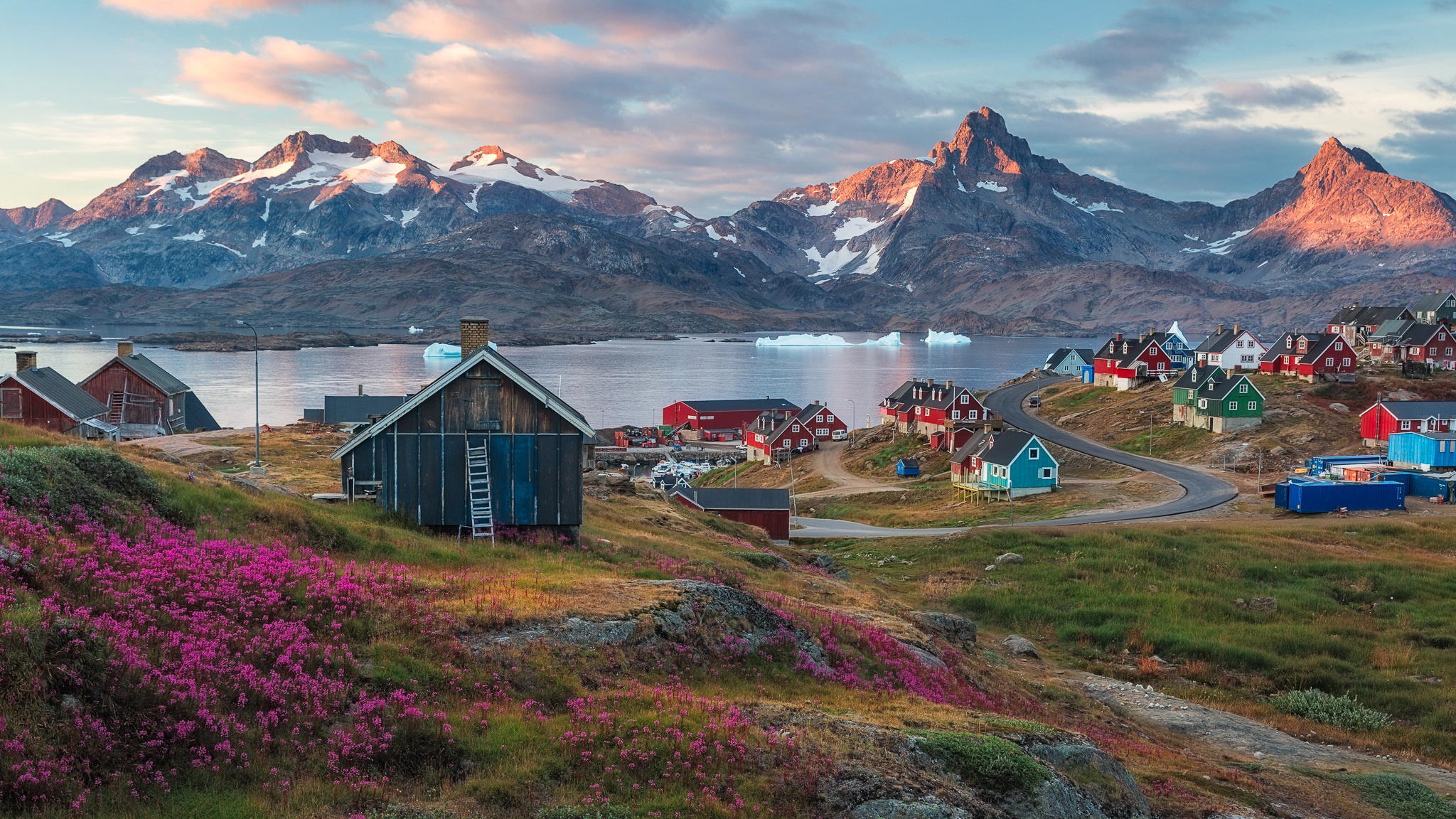 Tasiilaq in winter, Greenland, houses, thick snow 640x1136 iPhone  5/5S/5C/SE wallpaper, background, picture, image