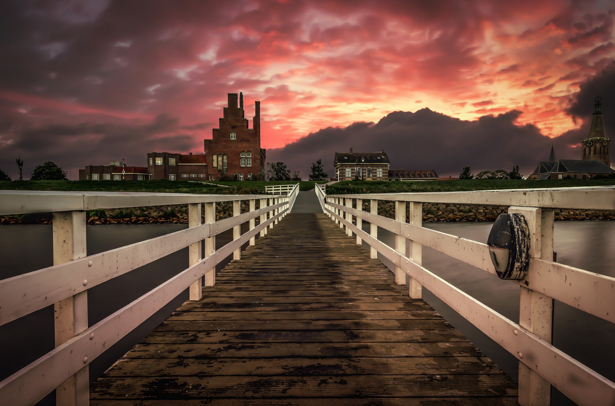 North holland. Medemblik Нидерланды. Закат в Голландии. Обои на рабочий стол Нидерланды