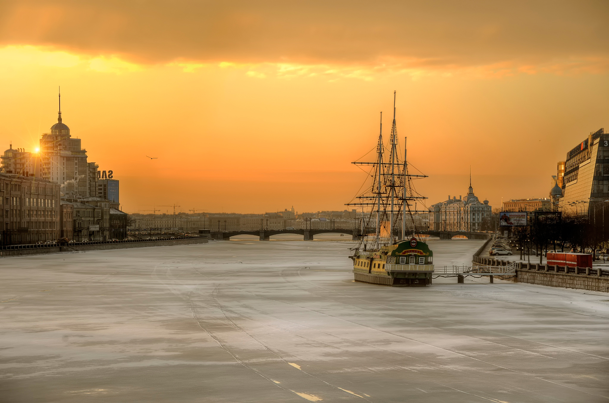 Обои петербург. Зимний Петербург Эдуард Гордеев. Река Нева. Санкт-Петербург. Санкт-Петербург 4k.