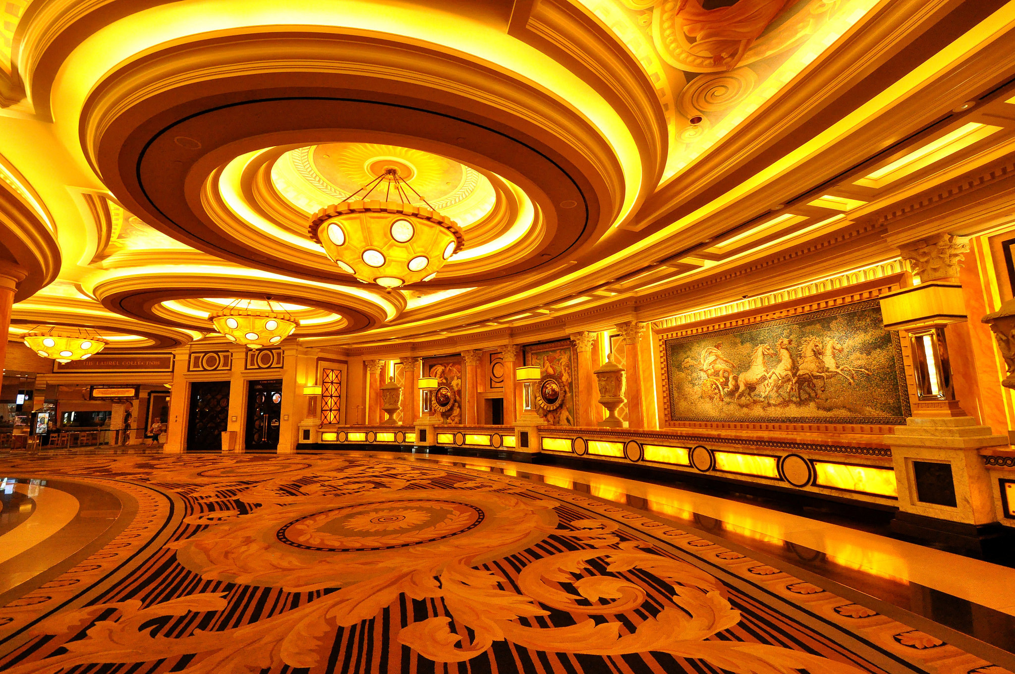 Wallpaper Las Vegas, chandelier, USA, hall, casino for mobile and desktop,  section интерьер, resolution 2048x1360 - download