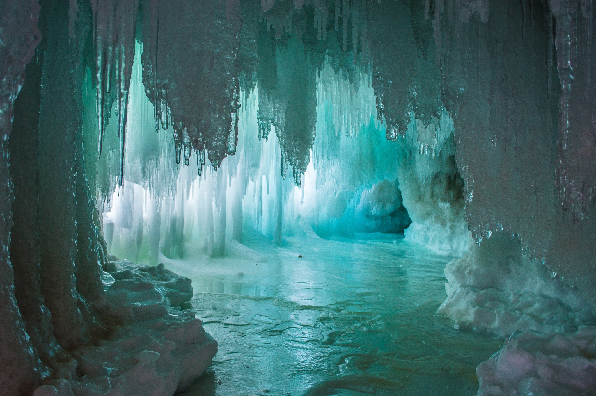 Download Wallpaper Water, Lake, Ice, Light, Cave, Water, Lake, The.