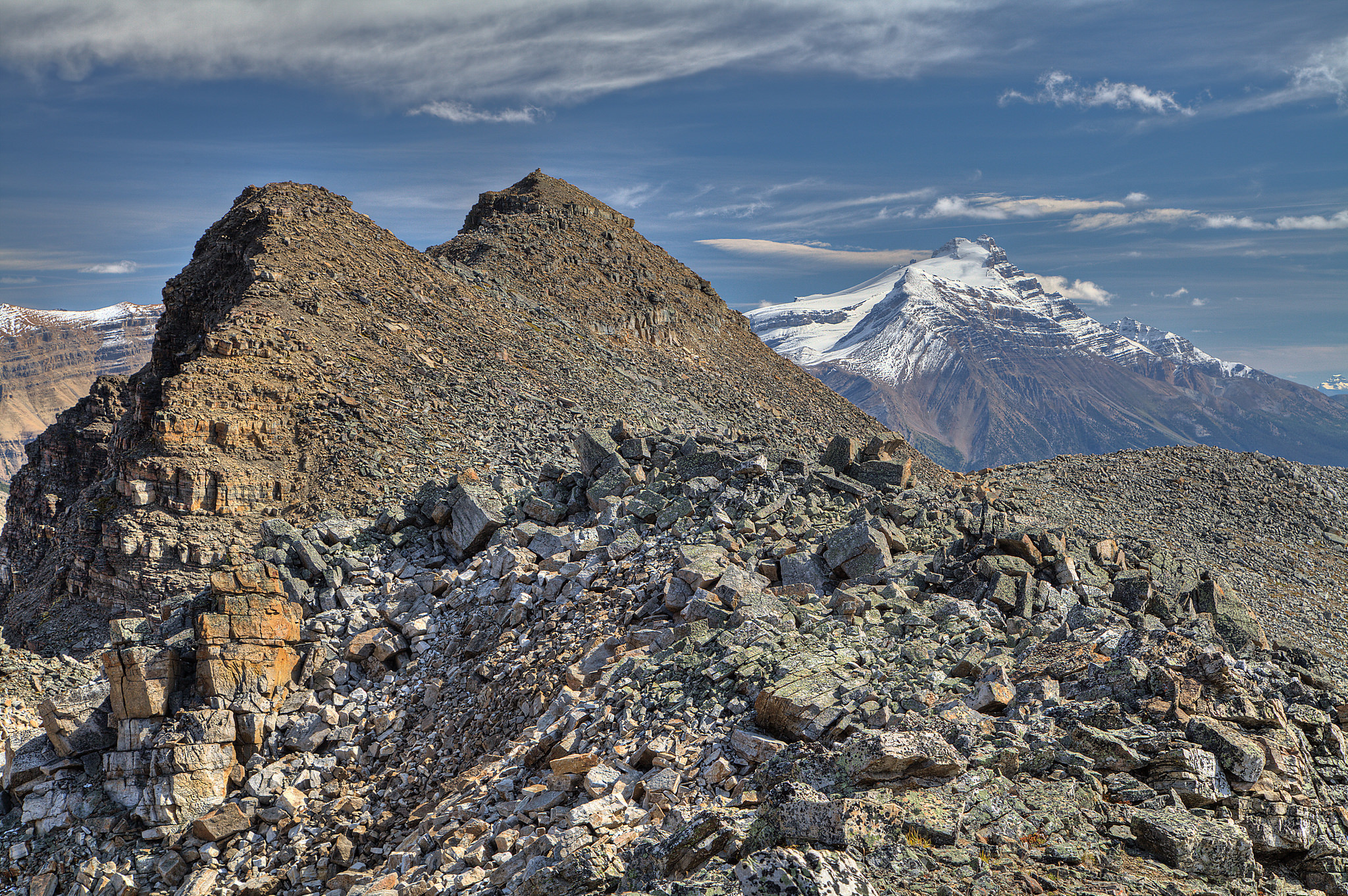 Mountain stone. Стоун-Маунтин каменная гора. Гора Стоун Маунтин пирамида. Гималаи камни. Камни в горах.