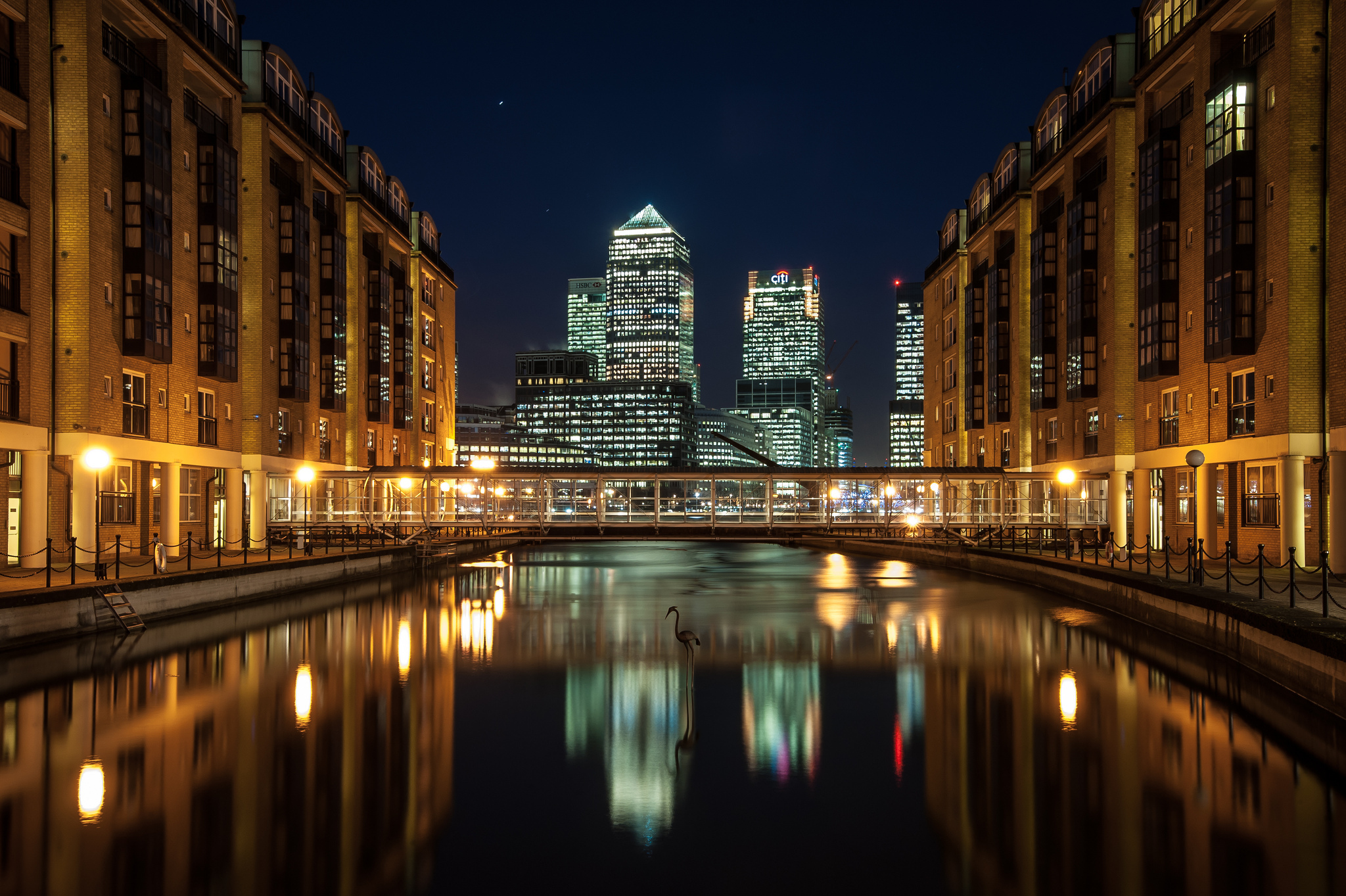 English cities. Лондонский Доклендс. Будапешт небоскребы. Лондон (Доклендс), набережная. Река Уорф.