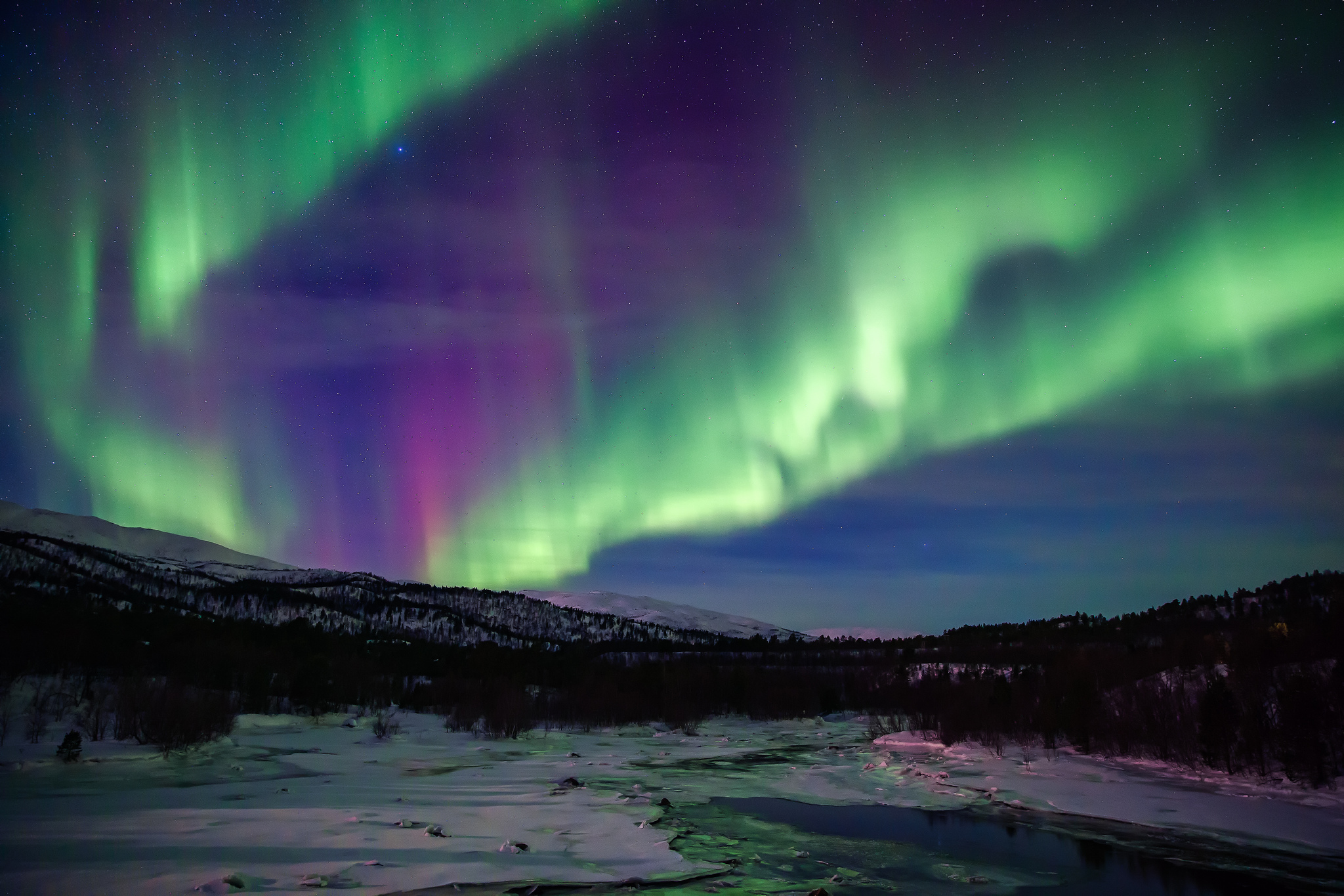 Фотку северного. Aurora Borealis Северное сияние. Северное сияние Northern Lights. Диффузное Северное сияние. Диффузное Северное сияние диффузное Северное сияние.