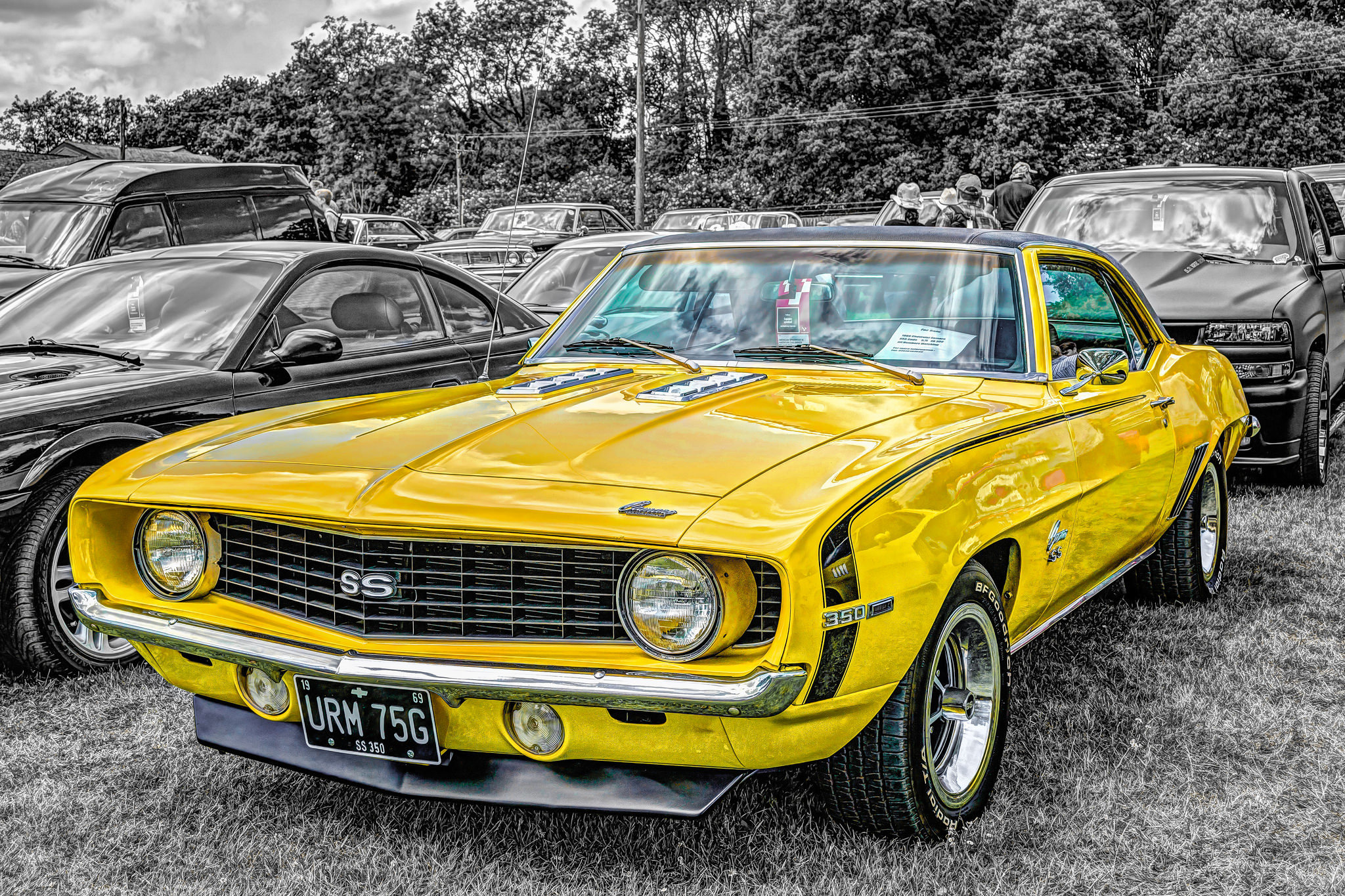 Car poster. Chevrolet Camaro 1969. Шевроле Камаро 1969 желтая. Chevrolet Camaro 1969 желтый. Шевроле Камаро Мускул кар.