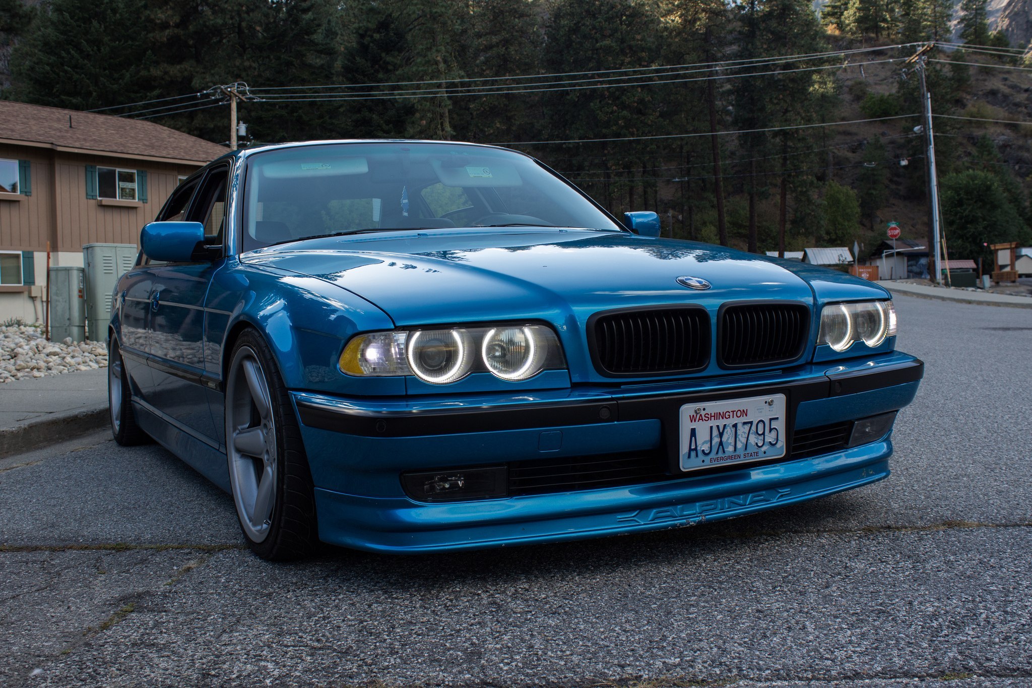 М5 е38. BMW e38 Альпина. BMW e38 Alpina голубая. БМВ м5 е38. BMW 7 e38.