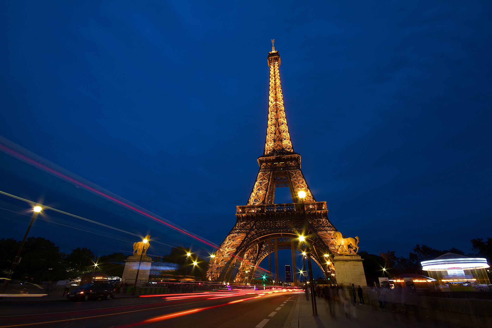 Paris france. Франция эльфивая башня. Ейфелева Вежа Париж. Эйфель башня Tour Eiffel. Эйфелева башня в Париже фото.