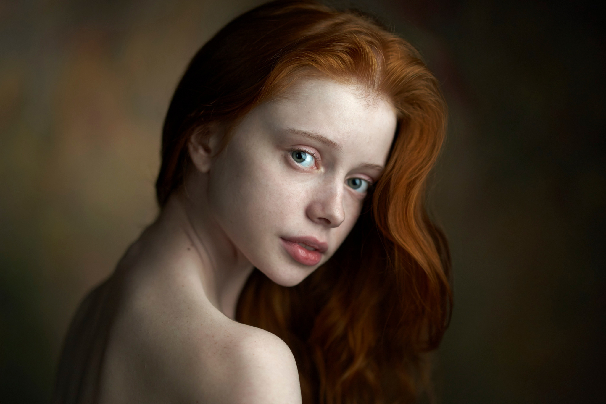 Download wallpaper portrait, freckles, Russia, the beauty, redhead,  Alexander Vinogradov, Catherine Jasnogorodska, section girls in resolution  2048x1366