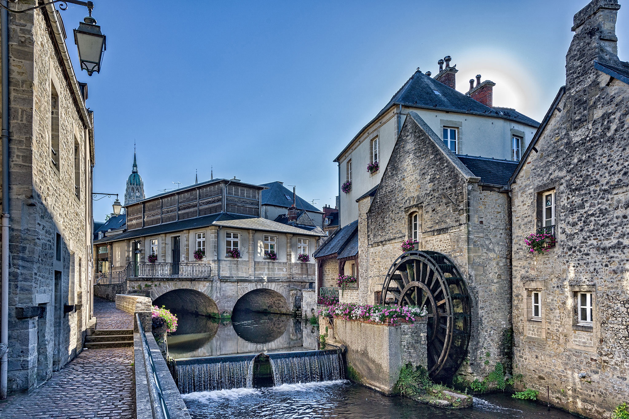 Normandy france. Франция, Bayeux, Bayeux Франция. Нормандия Франция. Провинция Нормандия Франция. Нормандия Франция достопримечательности.