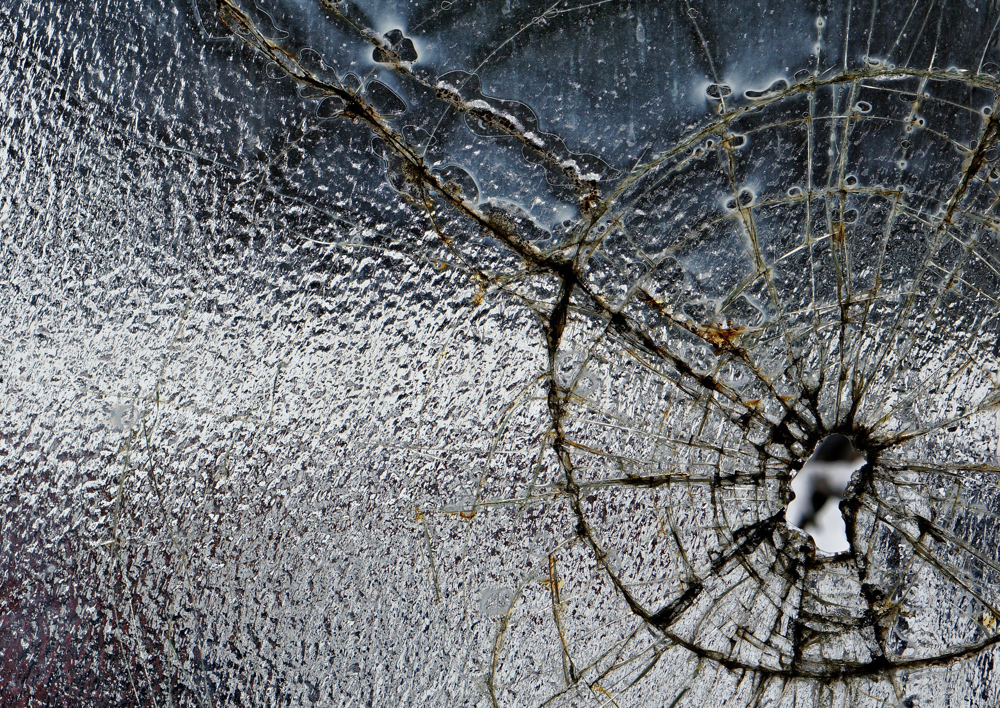 Разбив вид. Разбитое стекло. Разбитое стекло обои. Текстура трещин стекла. Треснутое стекло.
