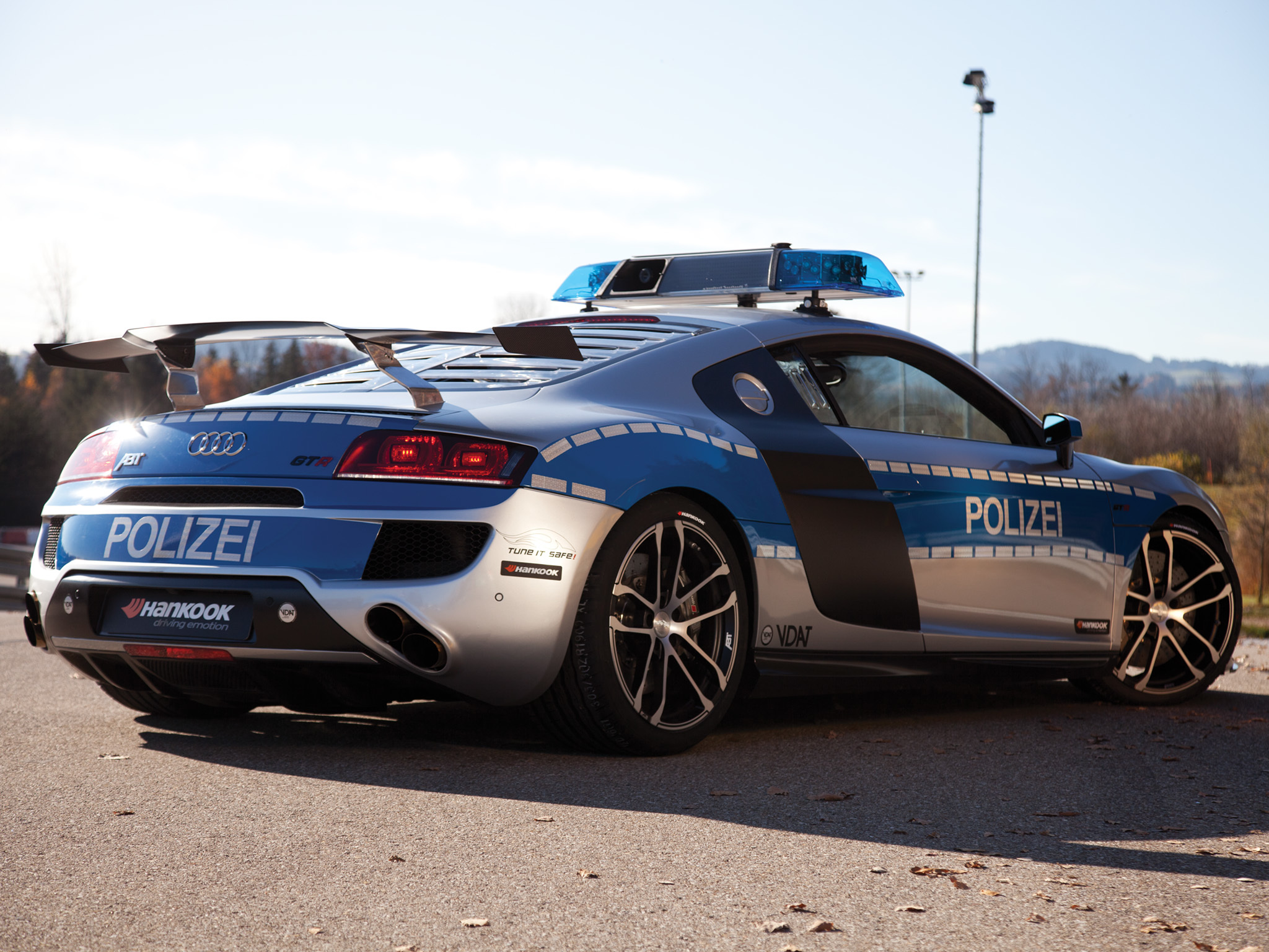 Самого крутого полицейского. Audi r8 полиция. Audi r8 GTR. Audi r8 5.2 Police. Audi r8 GTR ABT.