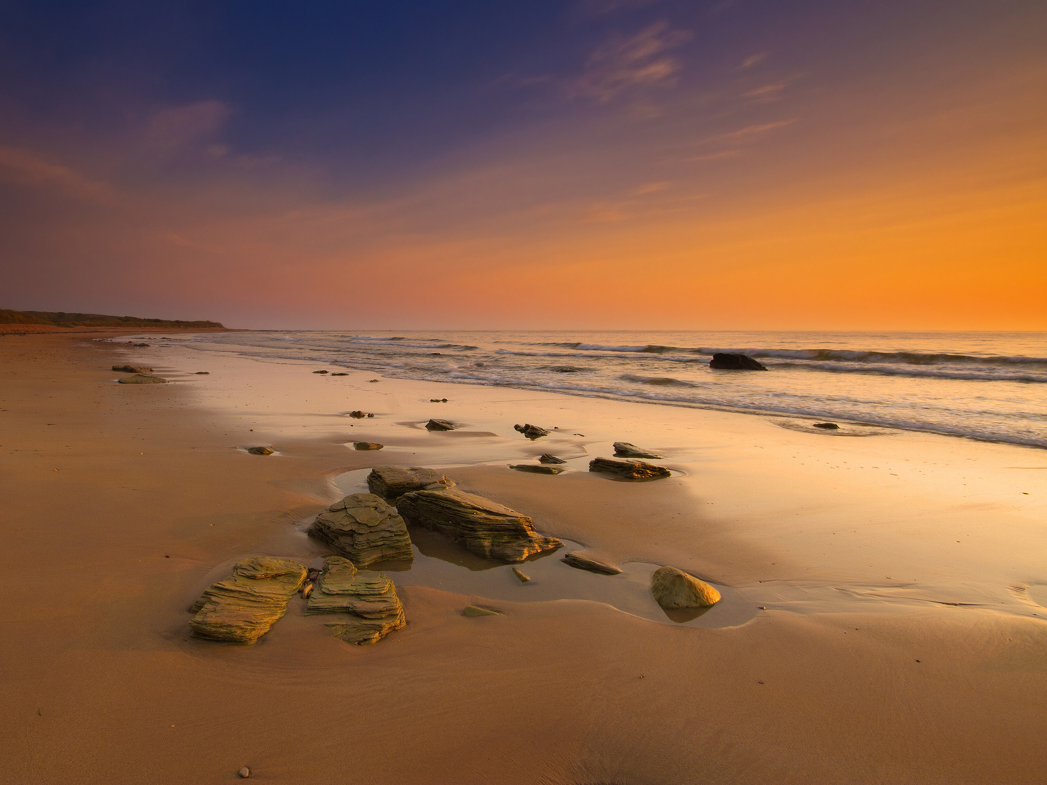 Strand beach. Берег моря. Море пляж. Коричневое море. Море песчаный пляж.